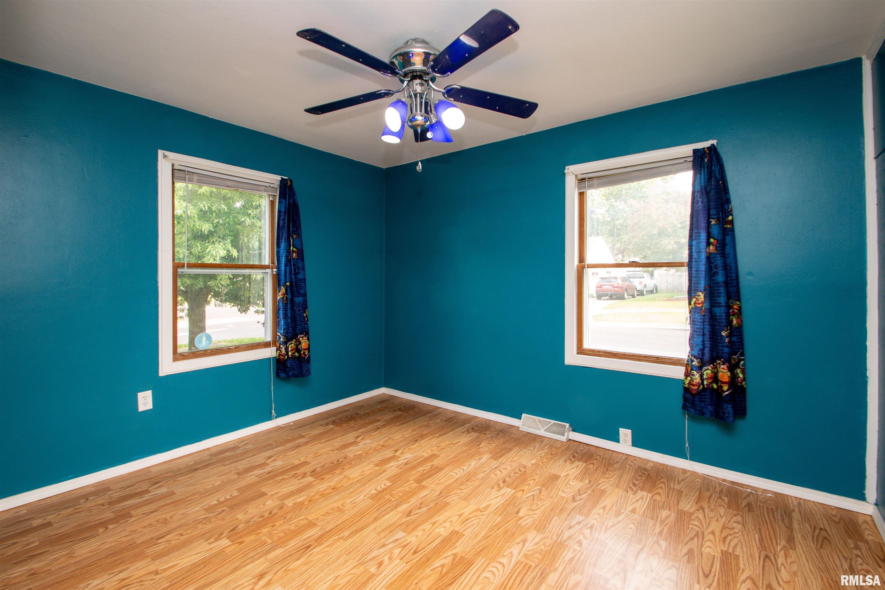 301 Edgewood Drive, Pekin, Illinois image 15
