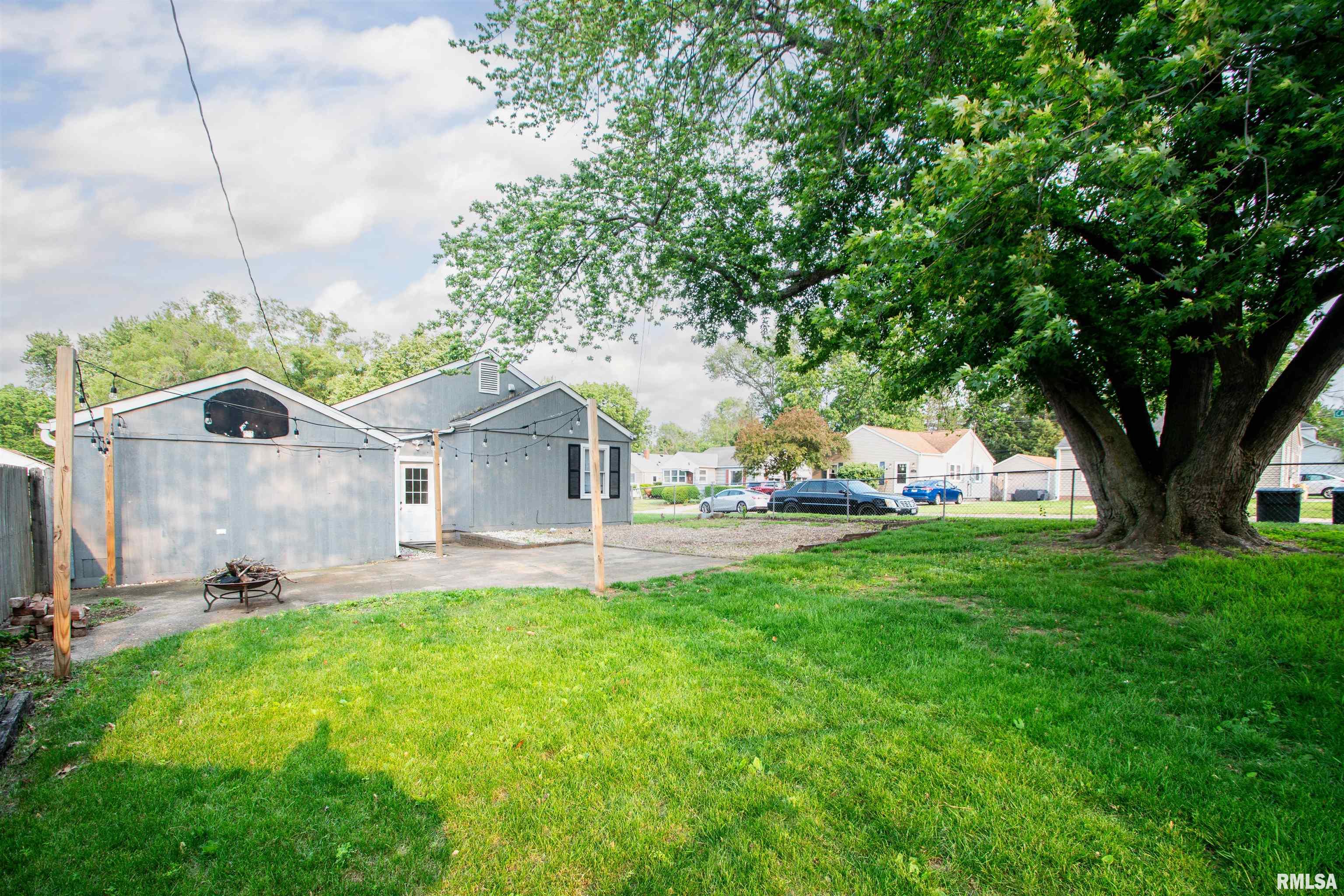 301 Edgewood Drive, Pekin, Illinois image 30