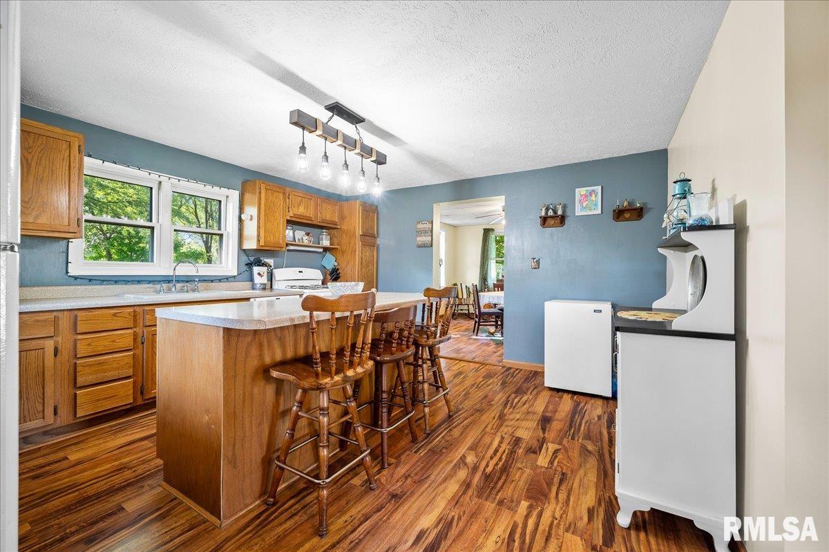 1703 Bloomington Road, East Peoria, Illinois image 9