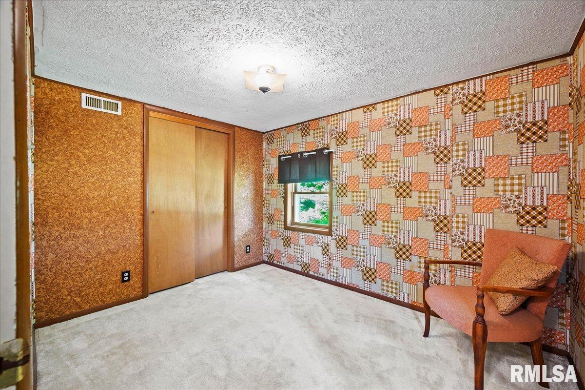 1703 Bloomington Road, East Peoria, Illinois image 24