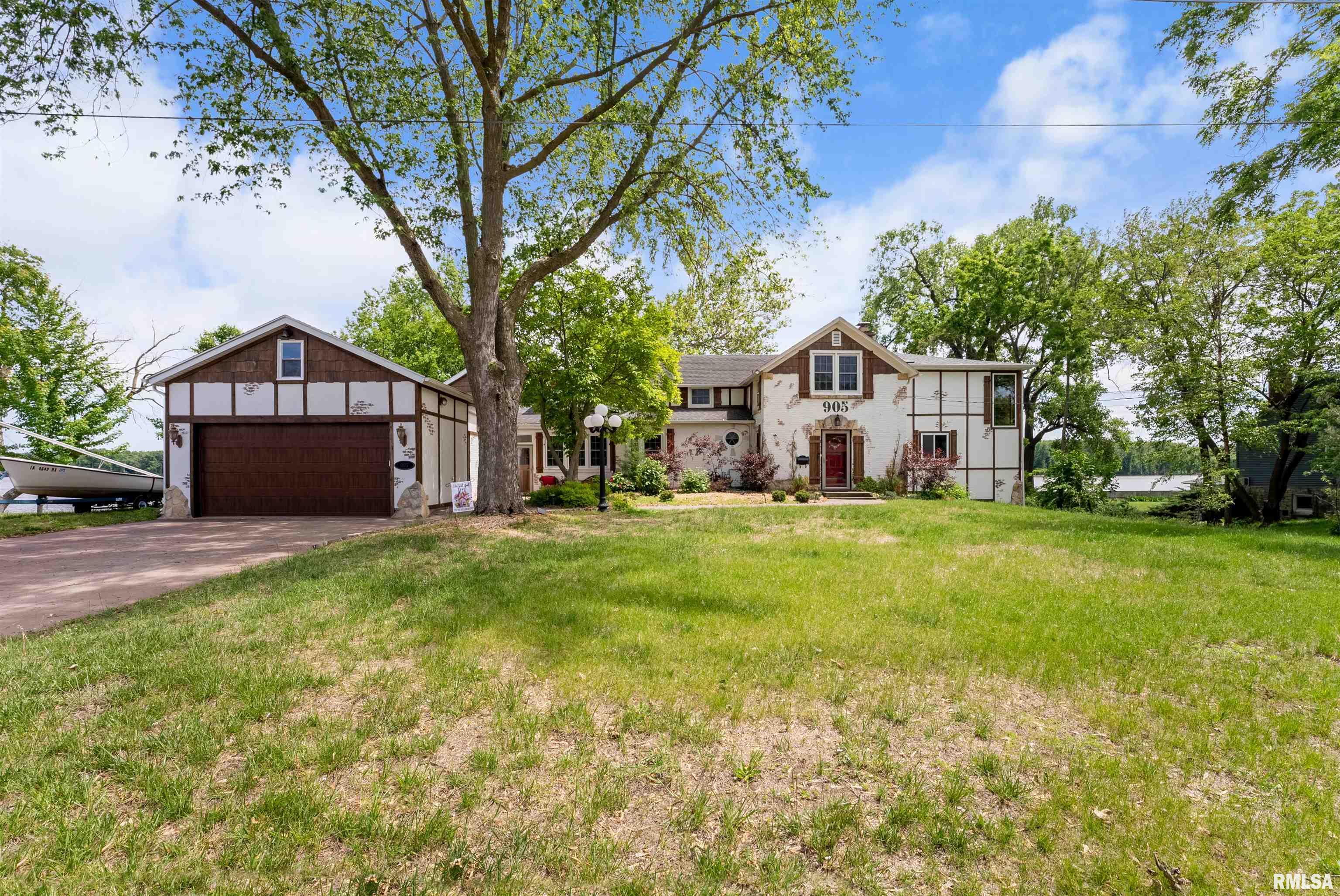 905 1st Street, Camanche, Iowa image 2