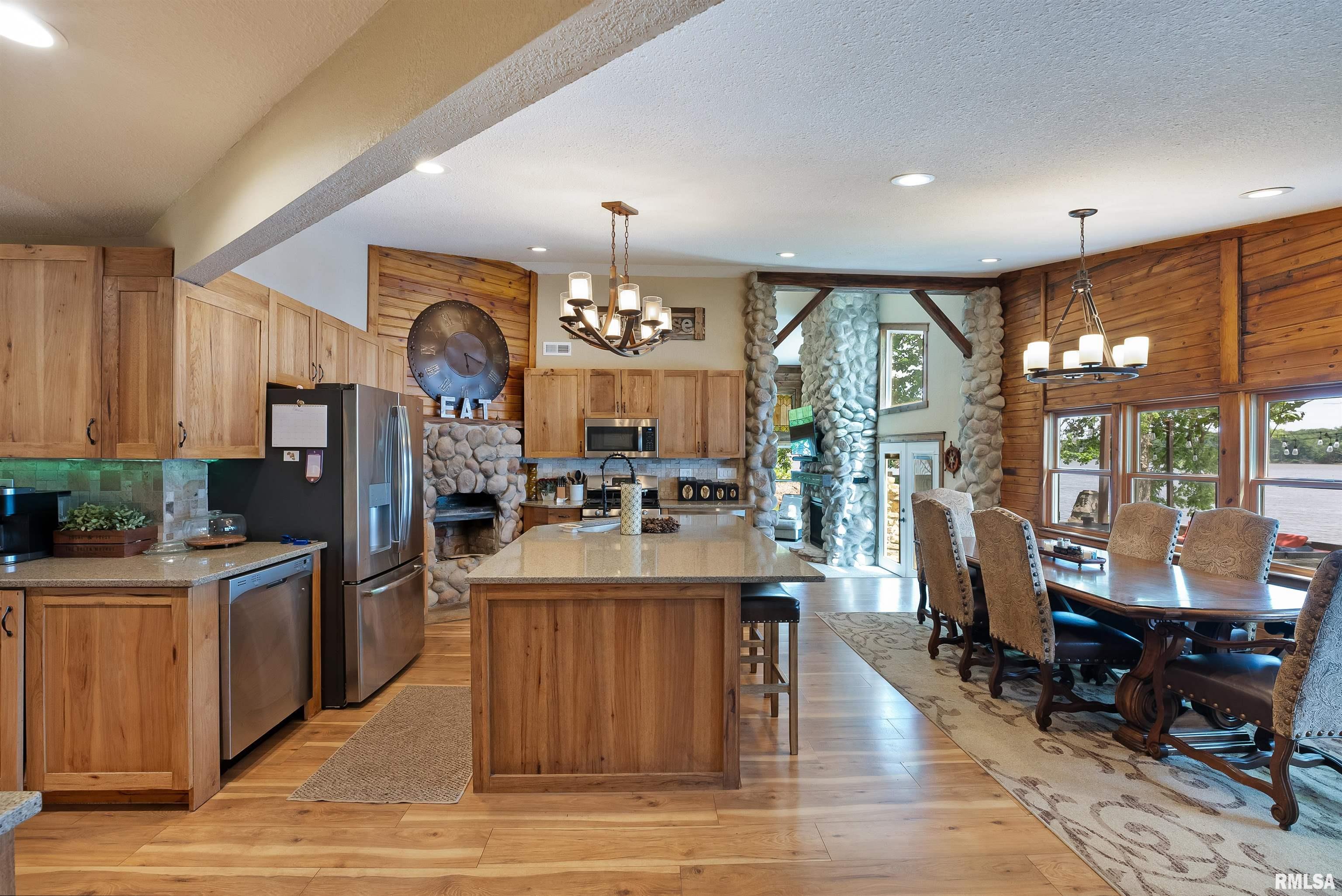 905 1st Street, Camanche, Iowa image 24
