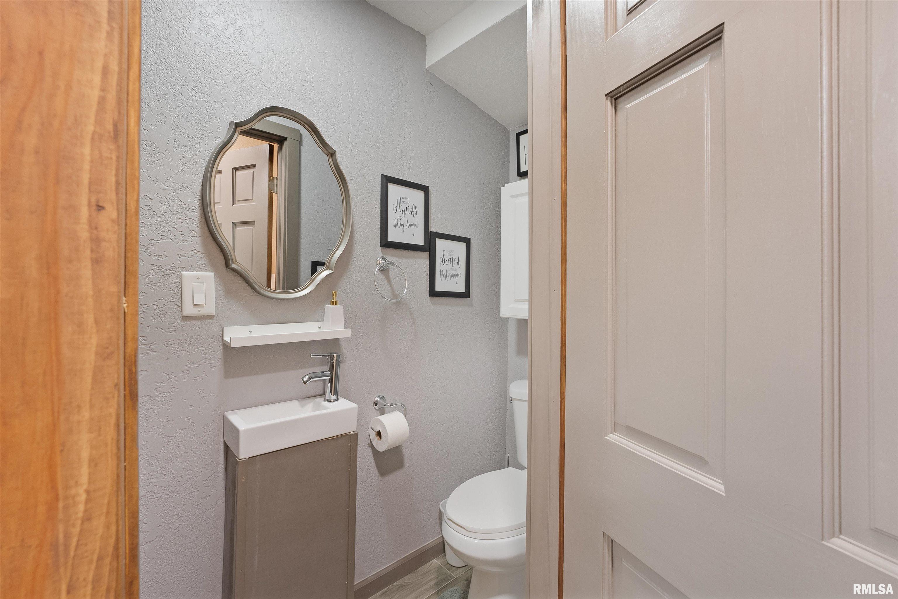905 1st Street, Camanche, Iowa image 32