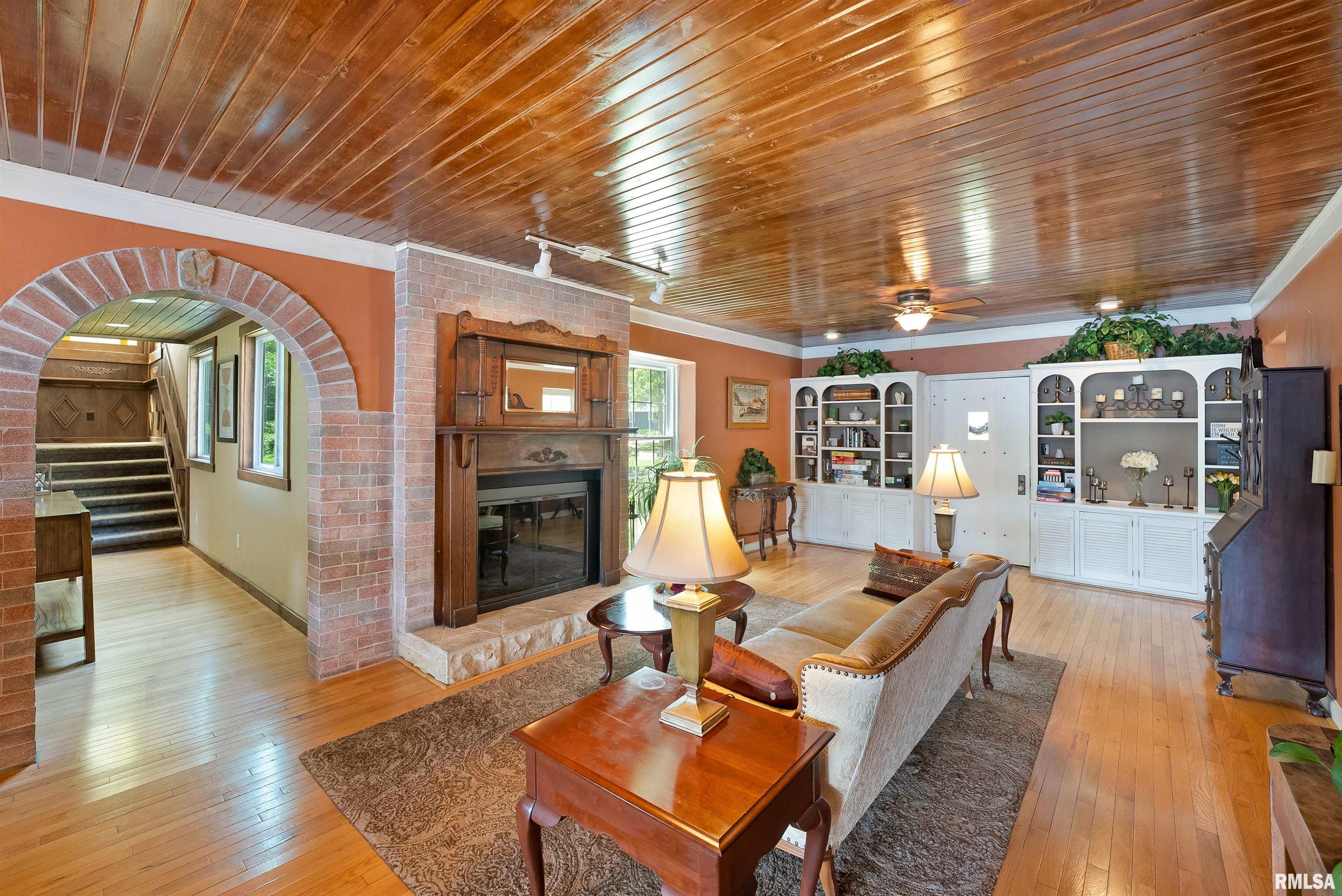 905 1st Street, Camanche, Iowa image 11