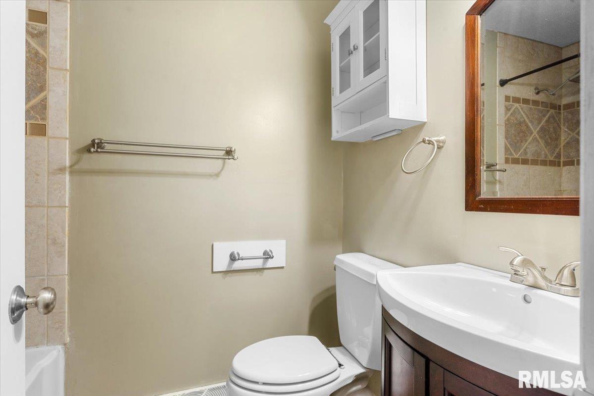 69 Axline Road, Chatham, Illinois image 15