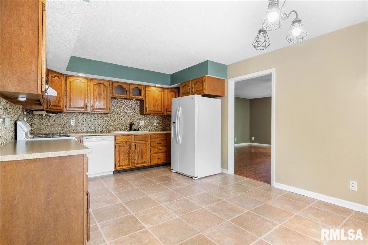 69 Axline Road, Chatham, Illinois image 6