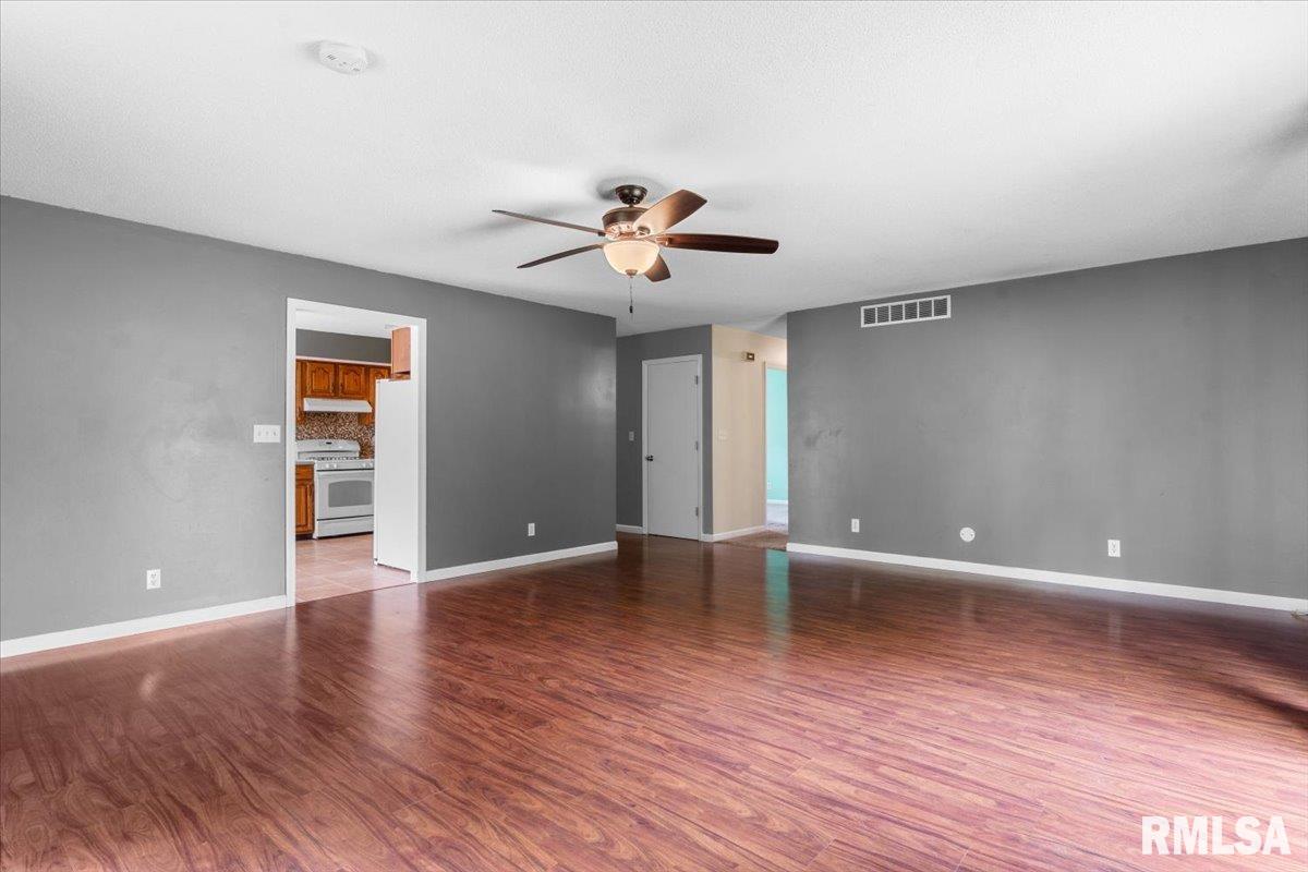 69 Axline Road, Chatham, Illinois image 4