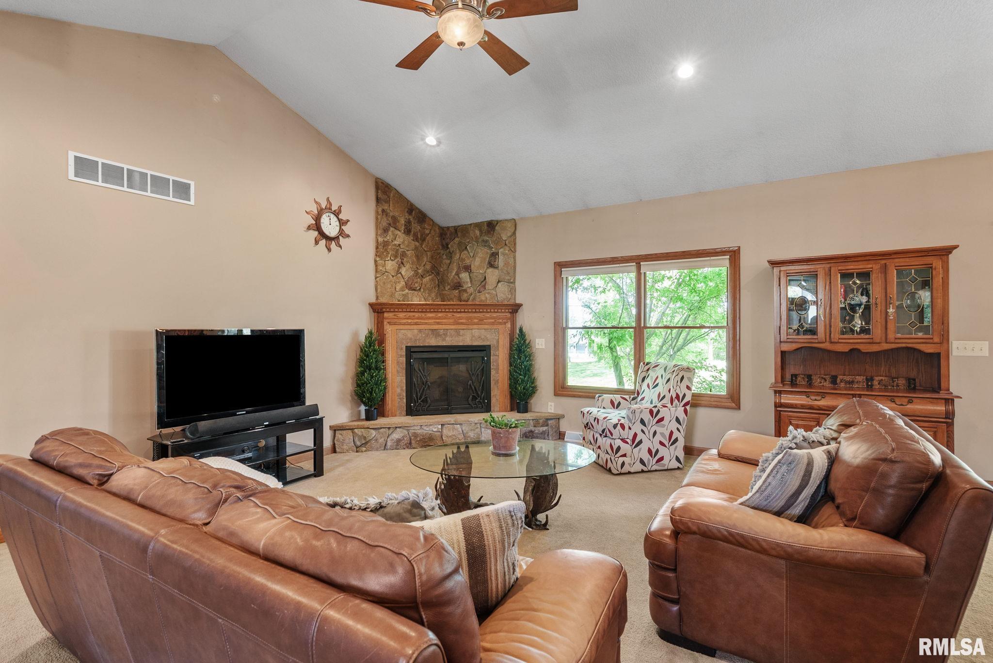 115 Woodland Drive, Andalusia, Illinois image 7