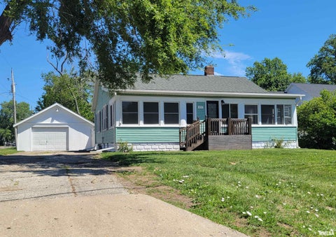Homes For Sale - 601 Pekin Avenue<br/> Tazewell County, Creve Coeur, IL 61610