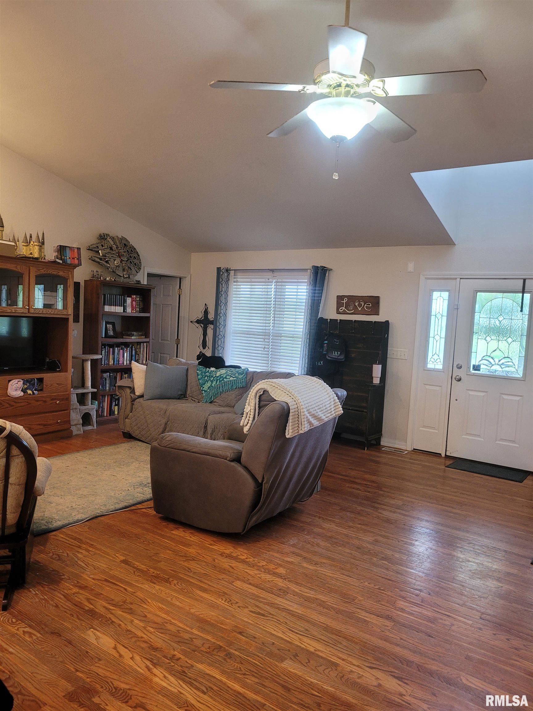 325 W North Street, Dix, Illinois image 21