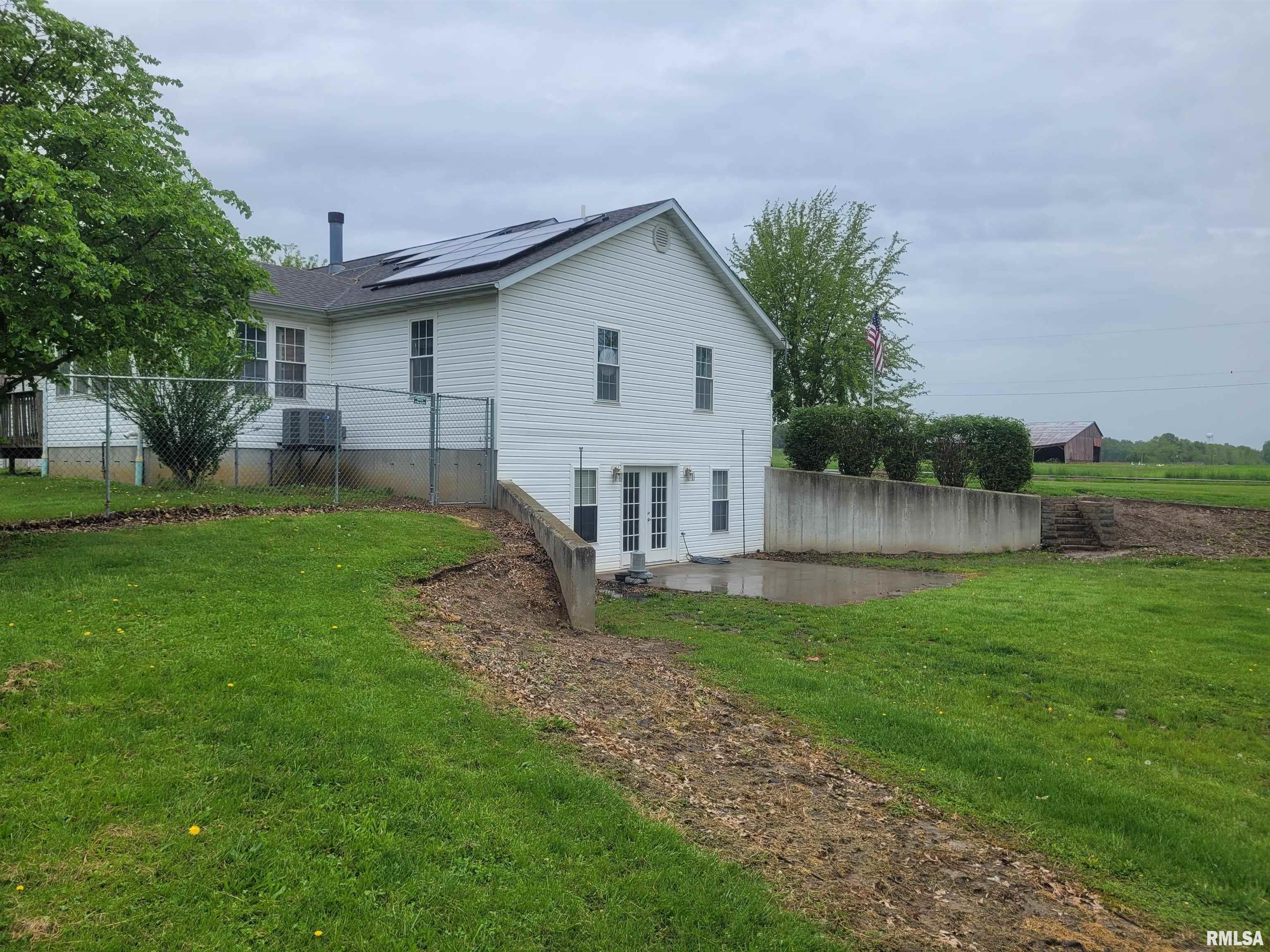 325 W North Street, Dix, Illinois image 12