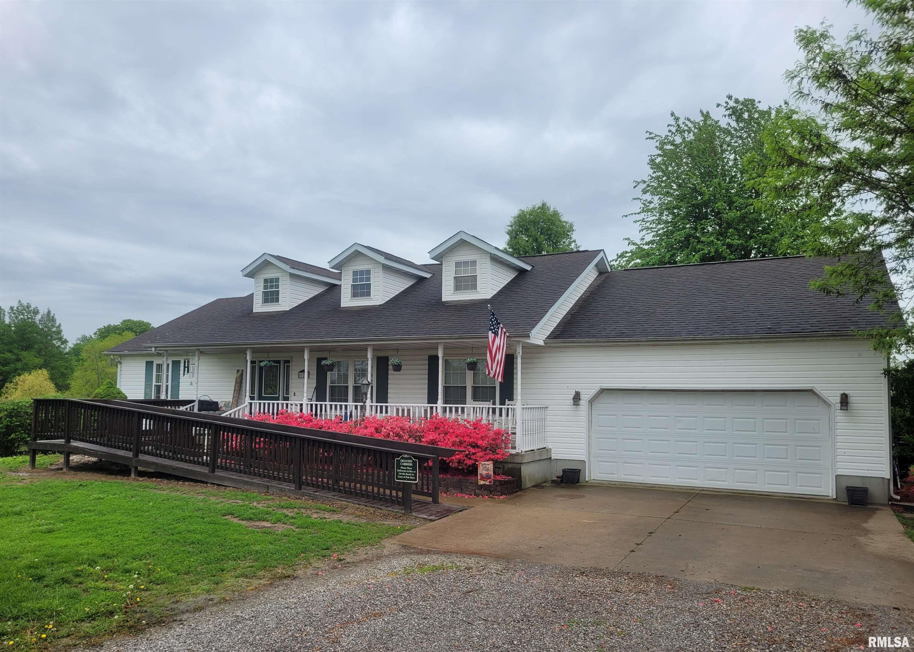 325 W North Street, Dix, Illinois image 1