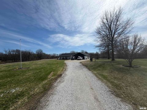 Homes For Sale - 1110 W Hickory Street<br/> Fulton County, Canton, IL 61520