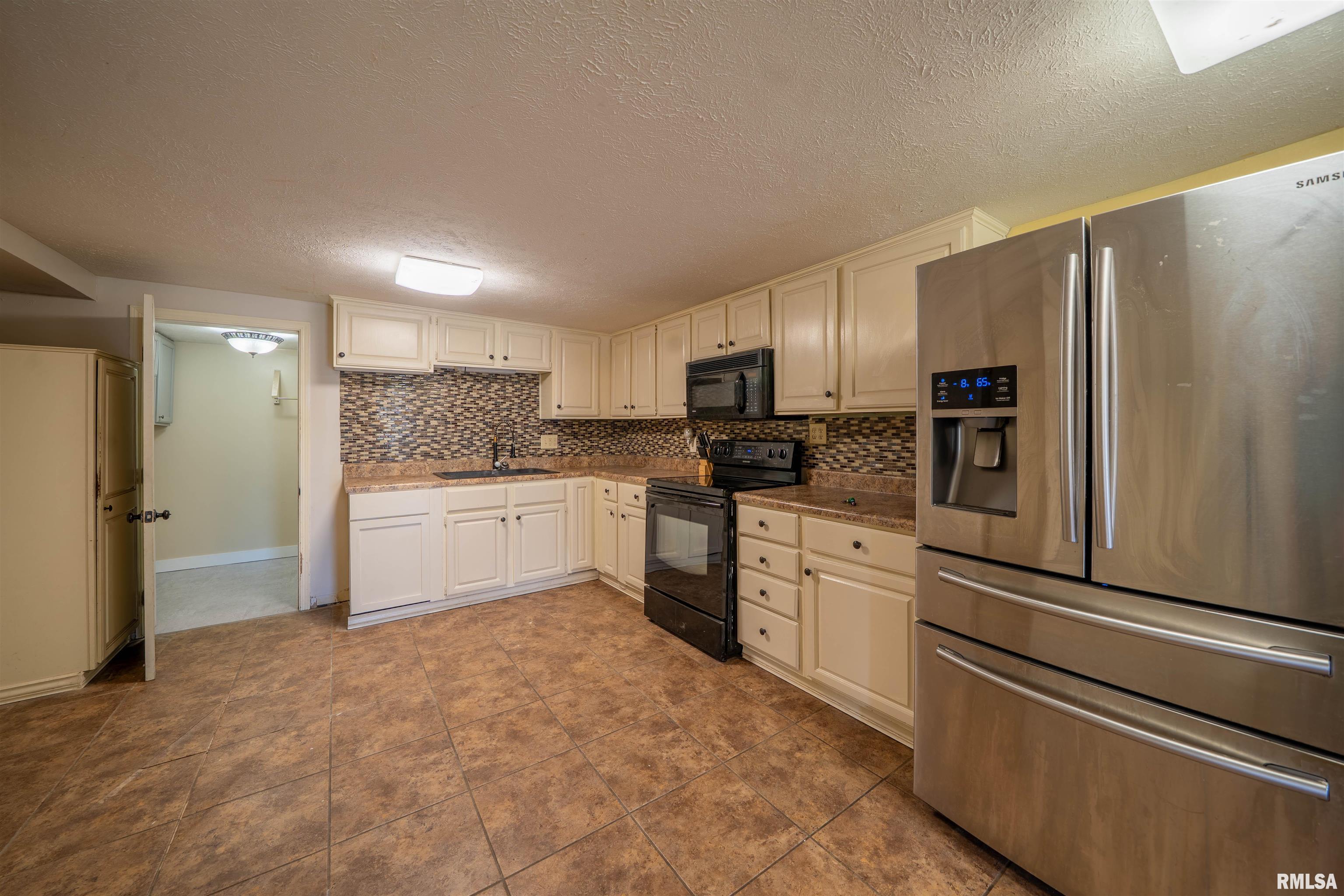 321 N 3rd Street, Hanna City, Illinois image 11