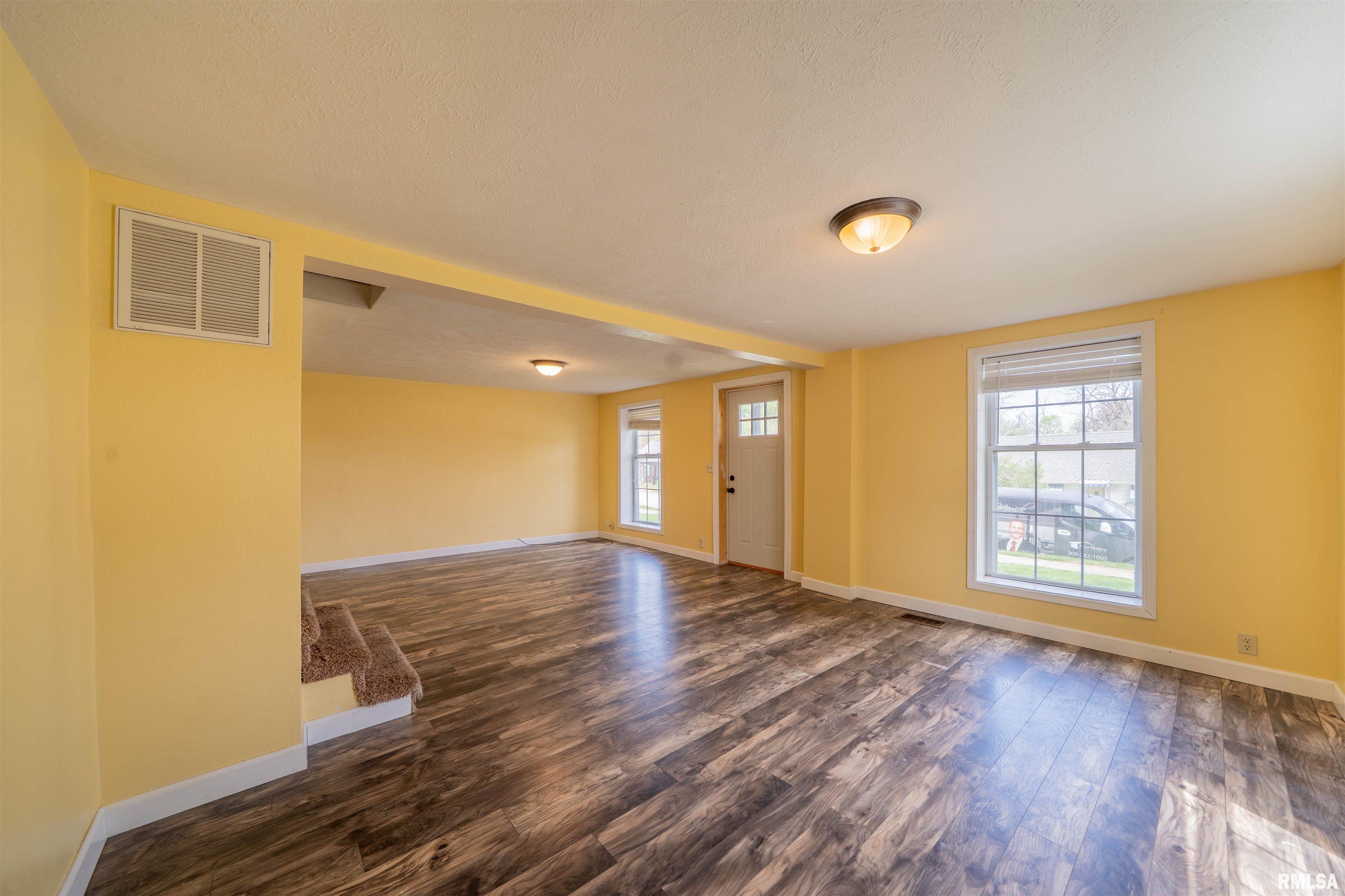 321 N 3rd Street, Hanna City, Illinois image 6