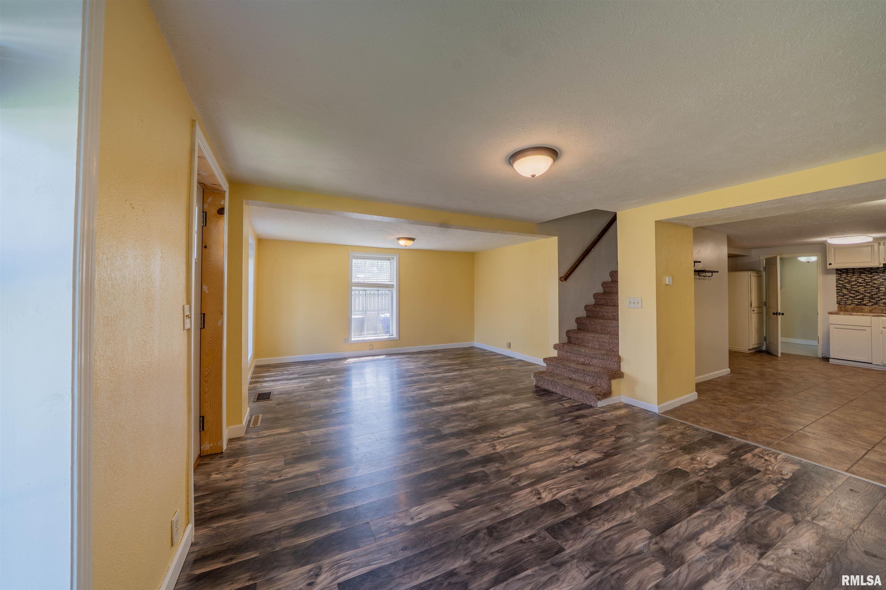 321 N 3rd Street, Hanna City, Illinois image 4