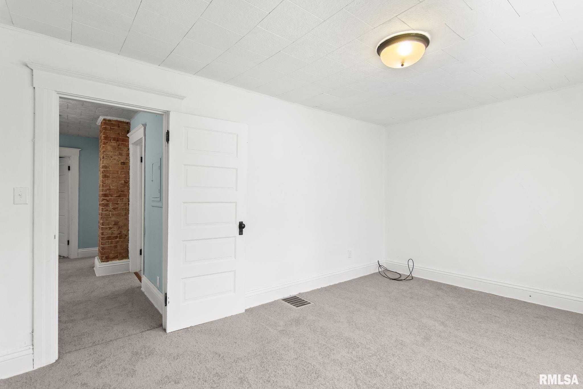 801 S Park Avenue, Springfield, Illinois image 32
