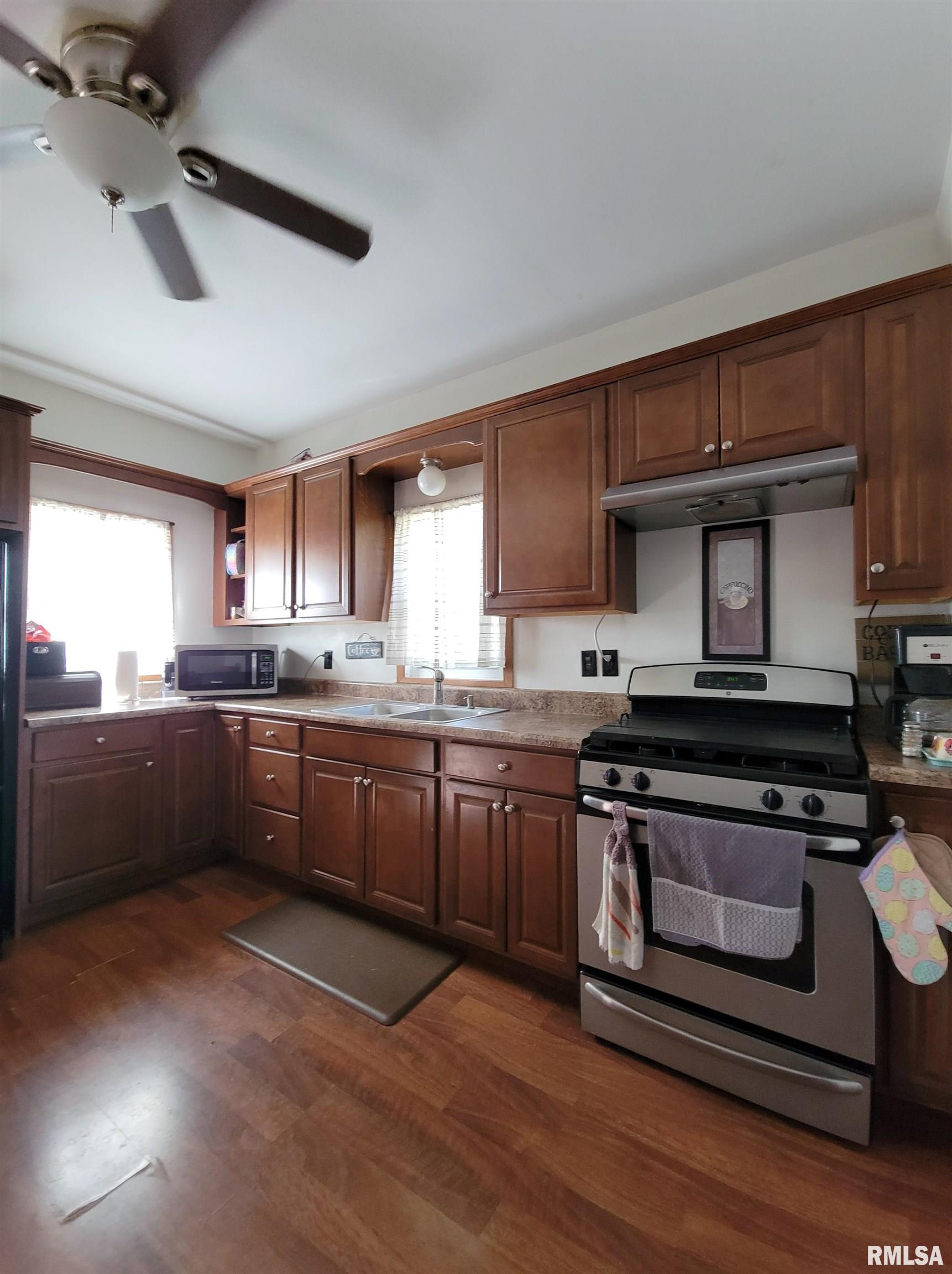1221 S 3rd Street, Pekin, Illinois image 13