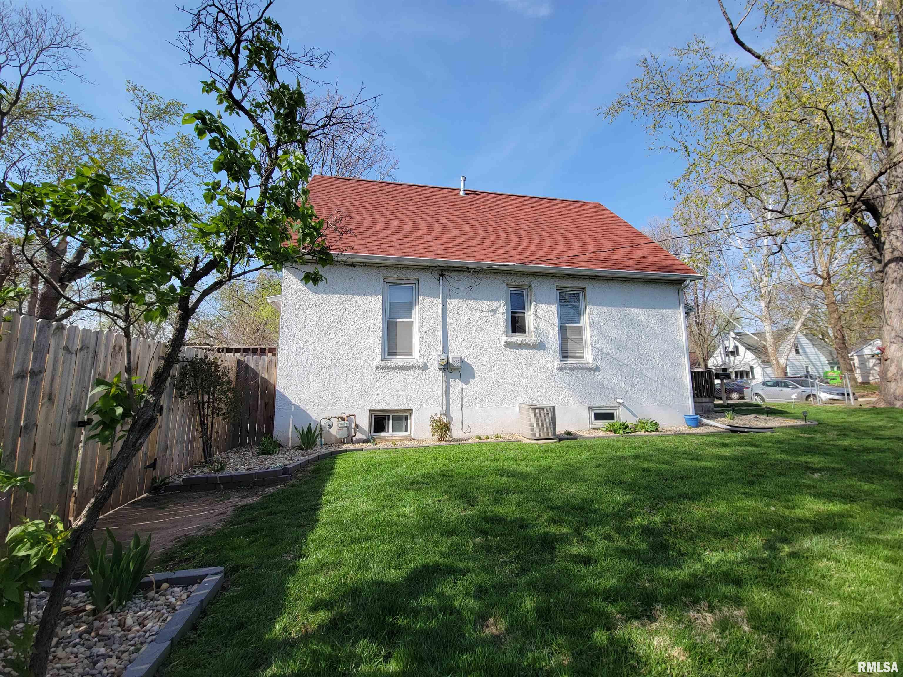 1221 S 3rd Street, Pekin, Illinois image 34