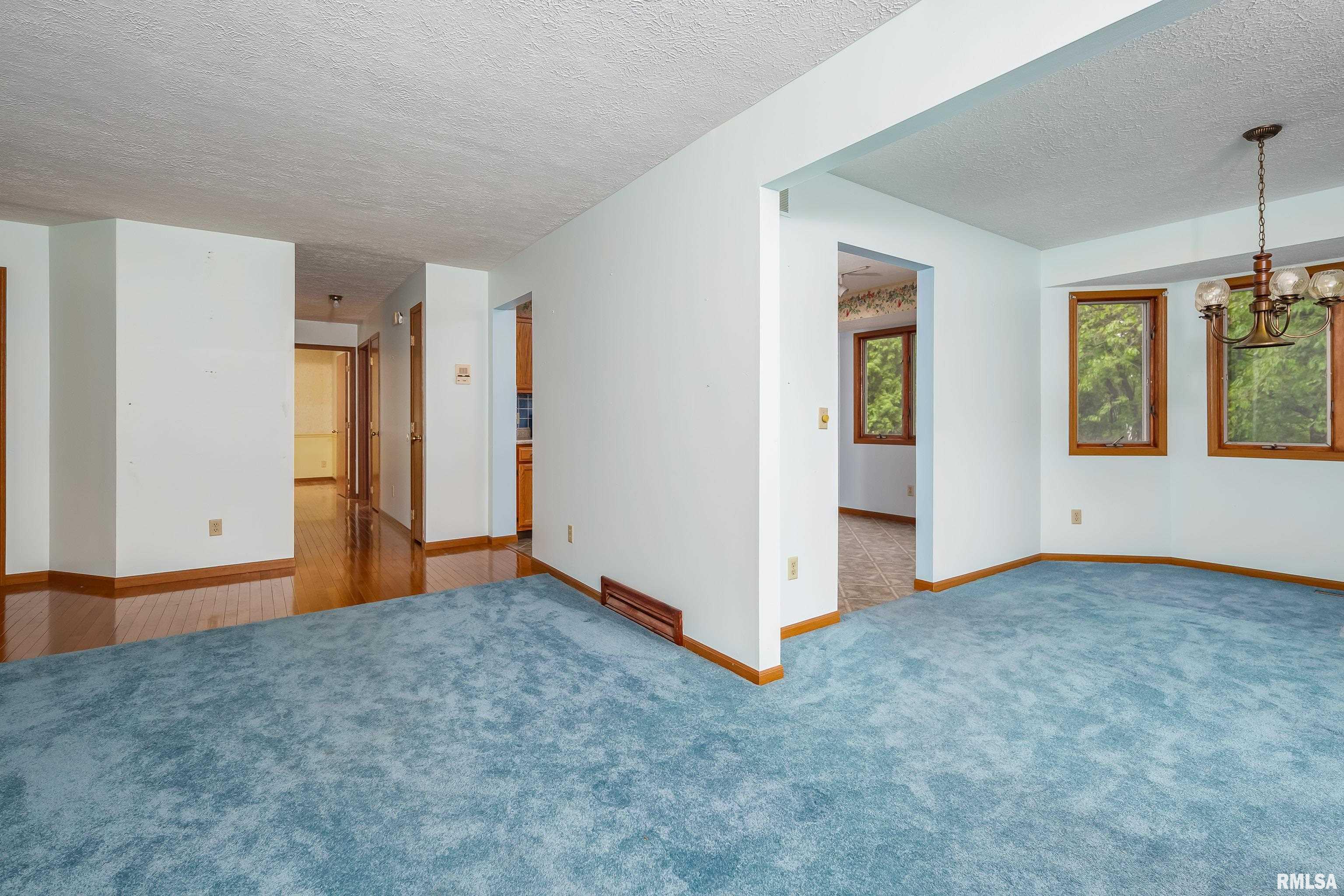 4675 Kynnelworth Drive #301, Bettendorf, Iowa image 16