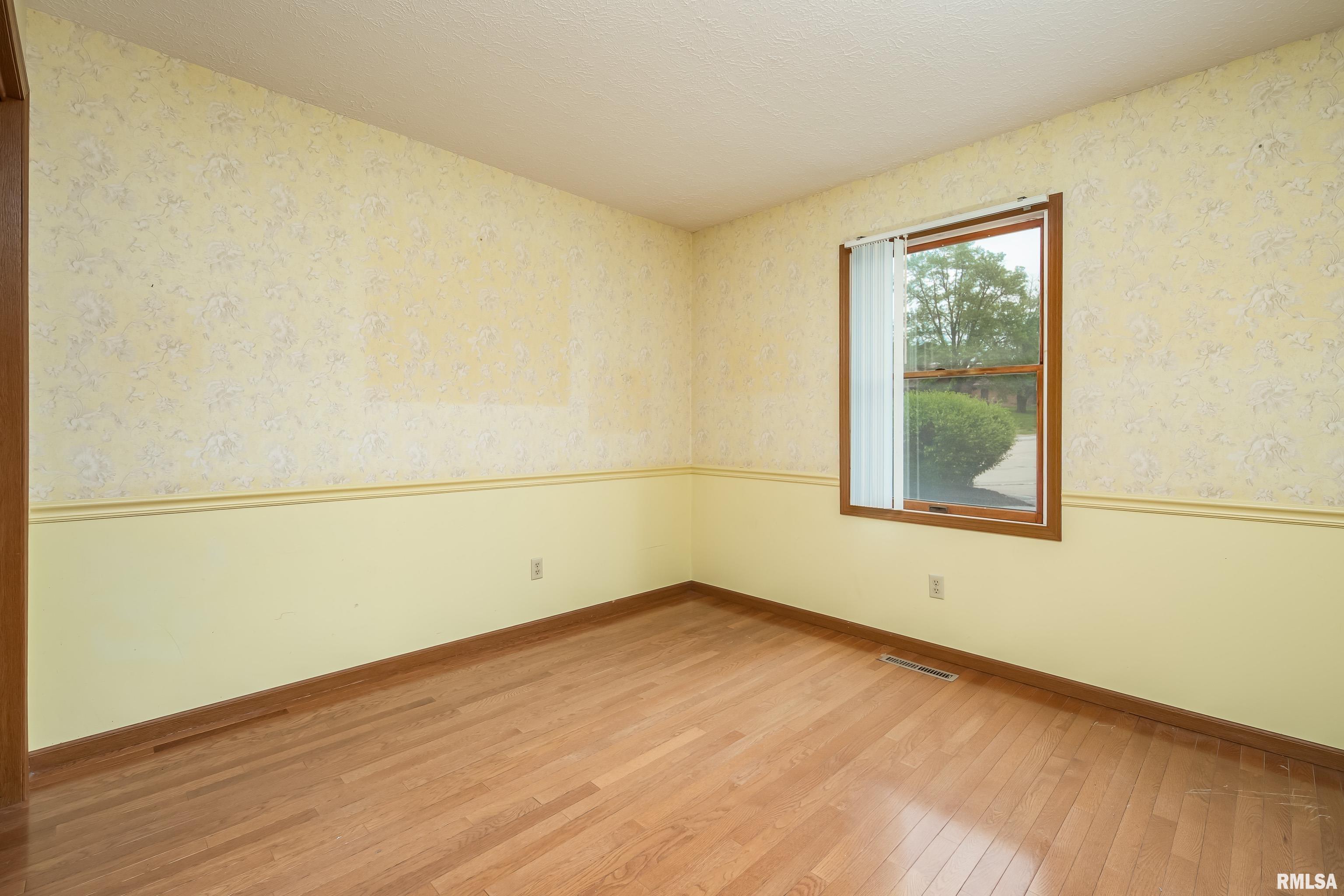 4675 Kynnelworth Drive #301, Bettendorf, Iowa image 25
