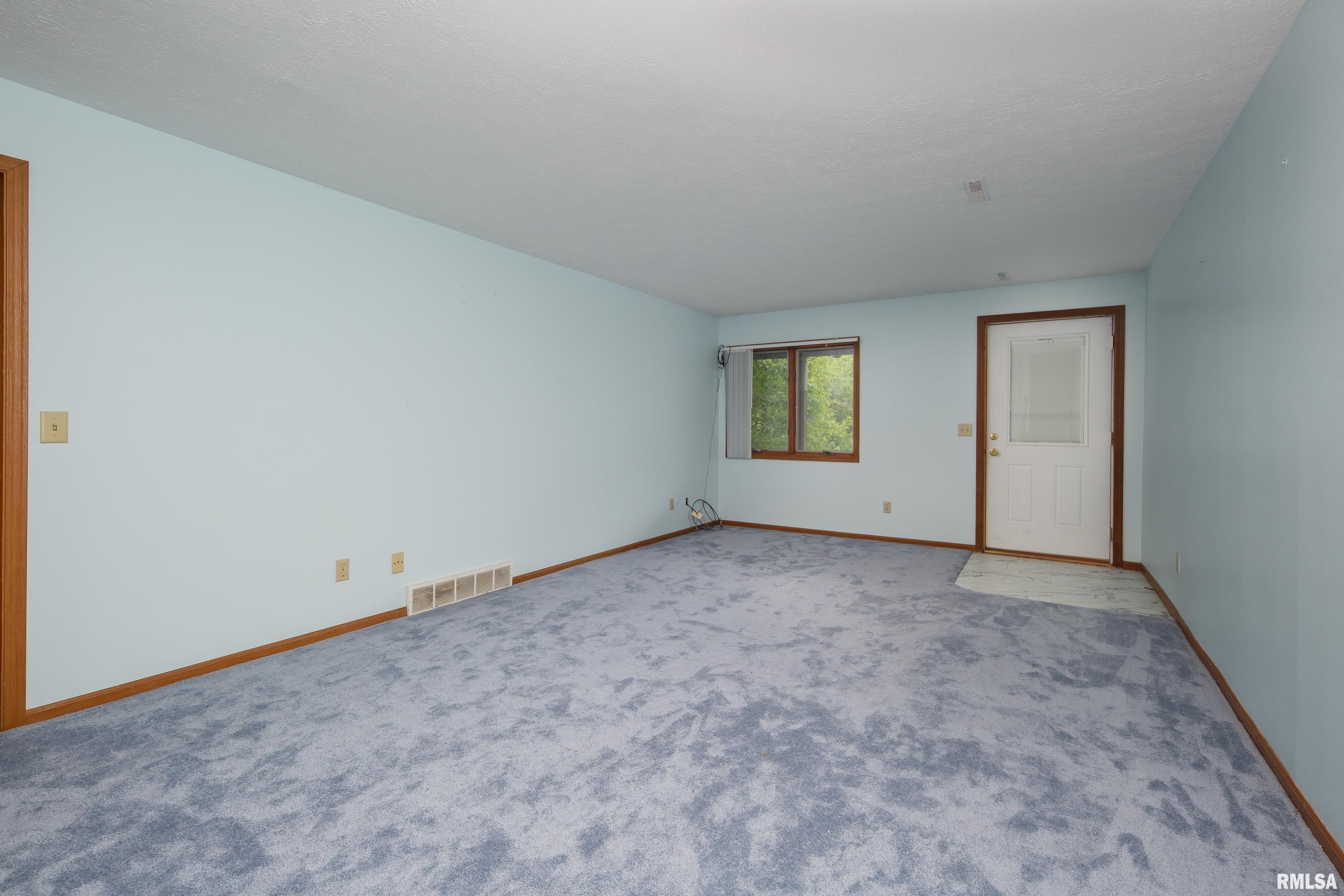 4675 Kynnelworth Drive #301, Bettendorf, Iowa image 27