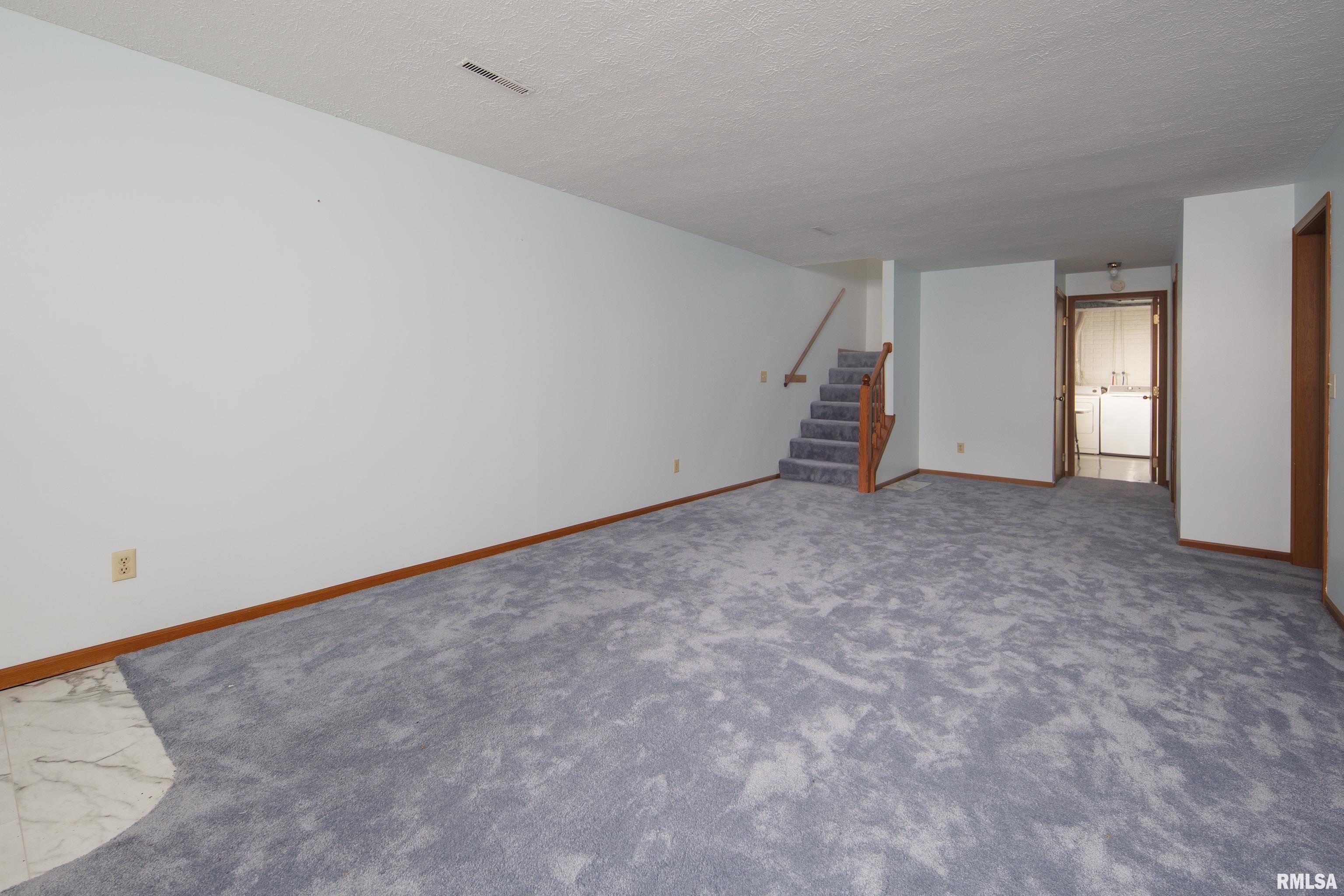 4675 Kynnelworth Drive #301, Bettendorf, Iowa image 28