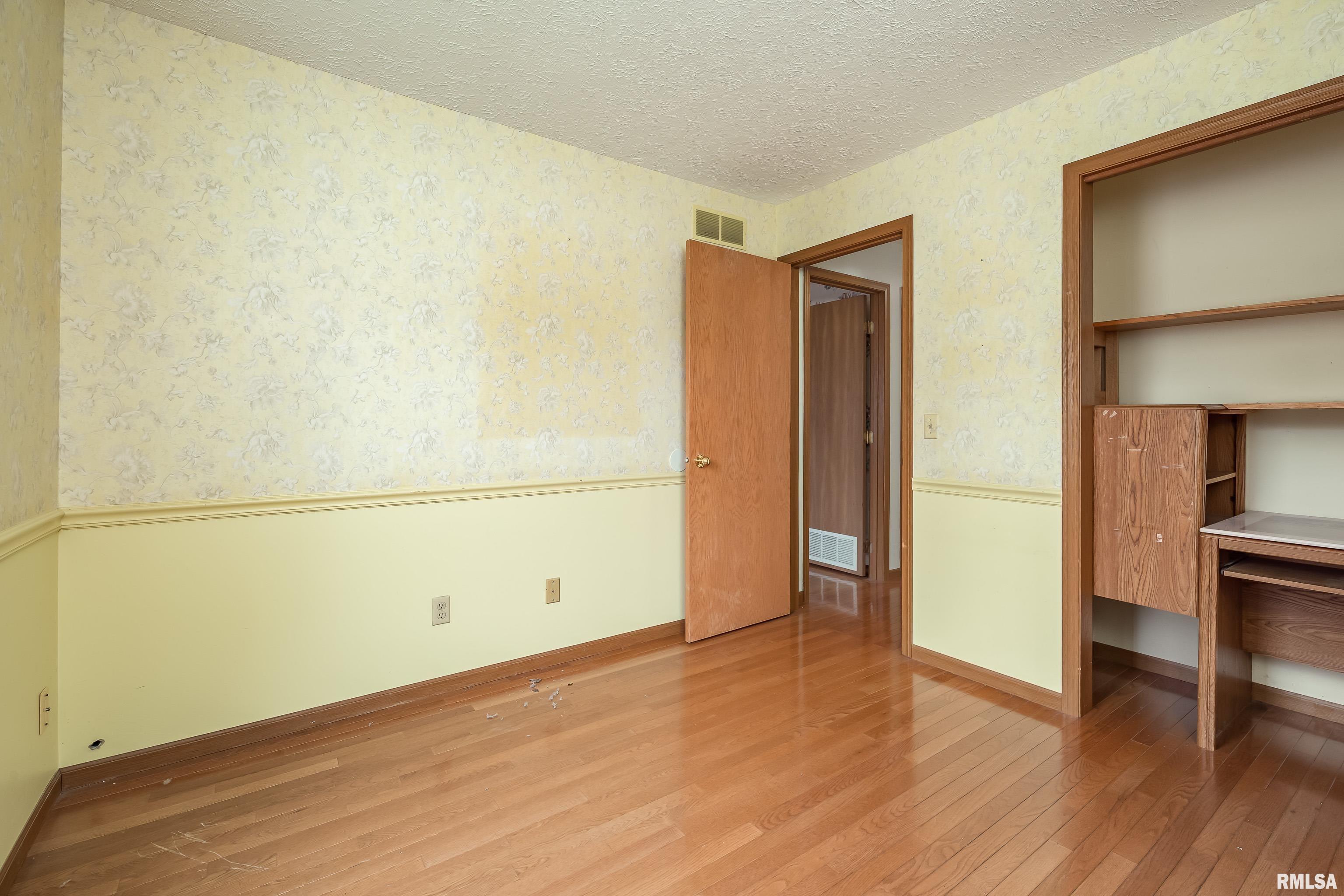 4675 Kynnelworth Drive #301, Bettendorf, Iowa image 26