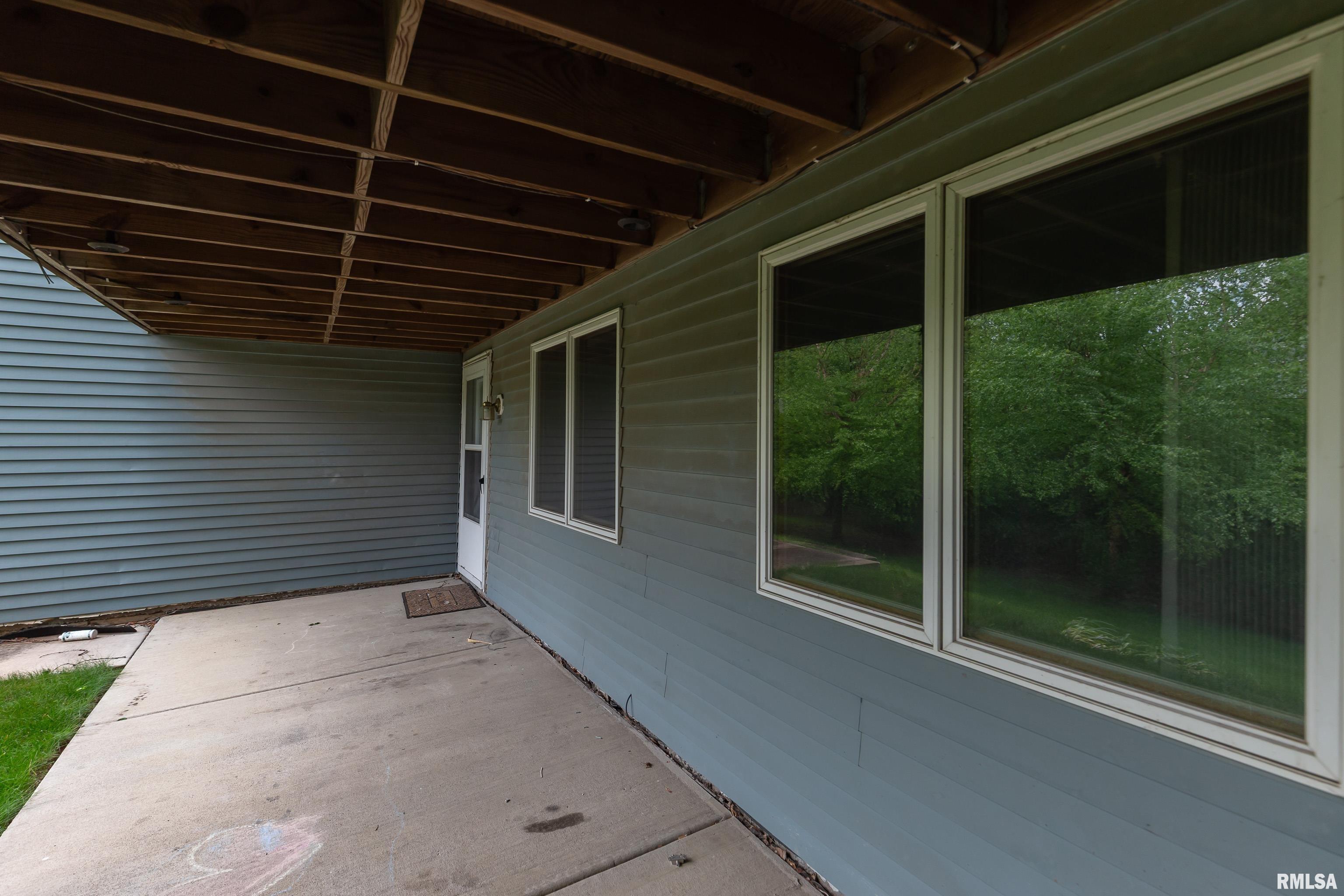 4675 Kynnelworth Drive #301, Bettendorf, Iowa image 10