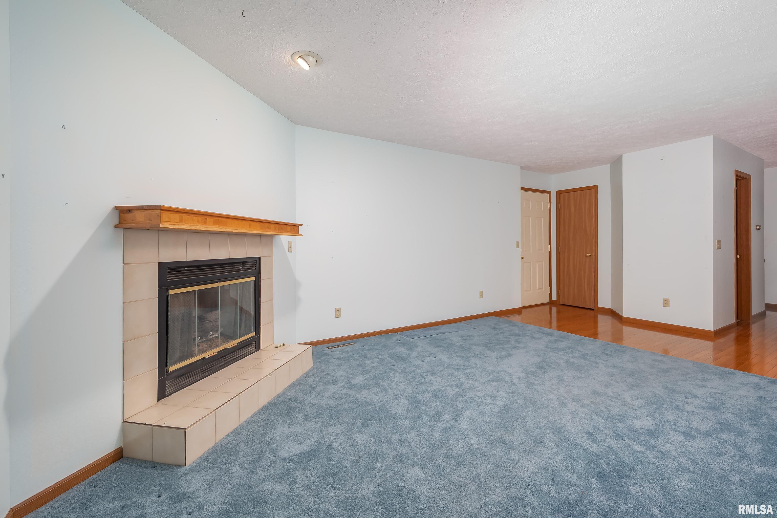 4675 Kynnelworth Drive #301, Bettendorf, Iowa image 15