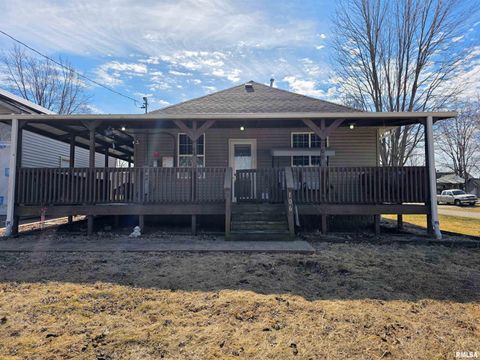 Homes For Sale - 106 E Church Street<br/> Astoria, IL 61501