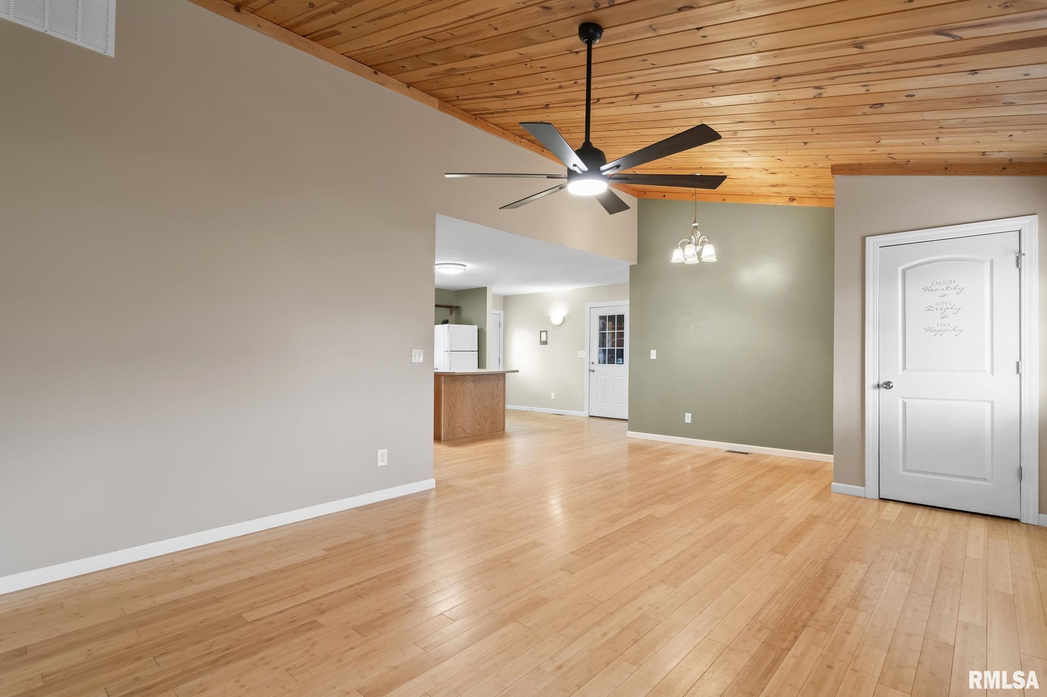 422 E 750 N Road, Morrisonville, Illinois image 12