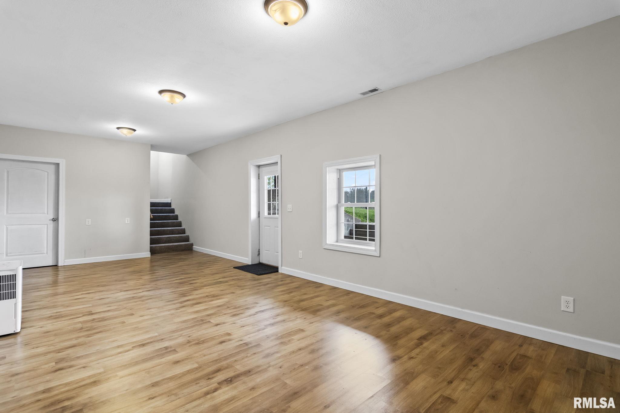 422 E 750 N Road, Morrisonville, Illinois image 26