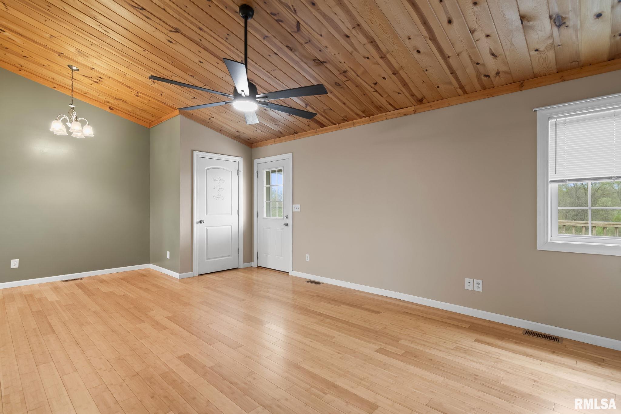 422 E 750 N Road, Morrisonville, Illinois image 11