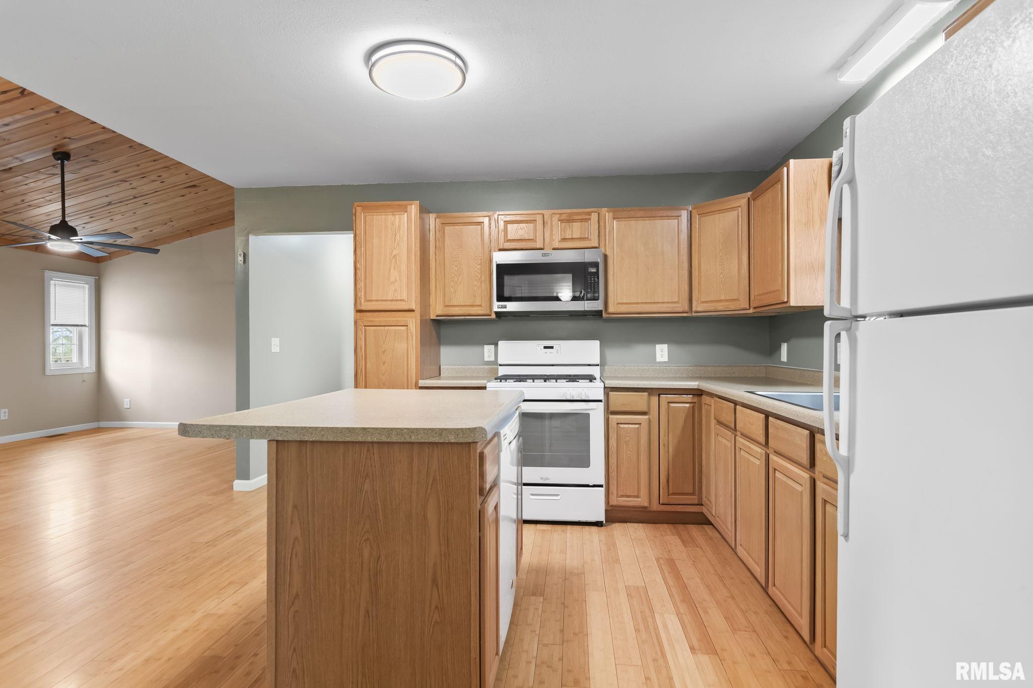 422 E 750 N Road, Morrisonville, Illinois image 15