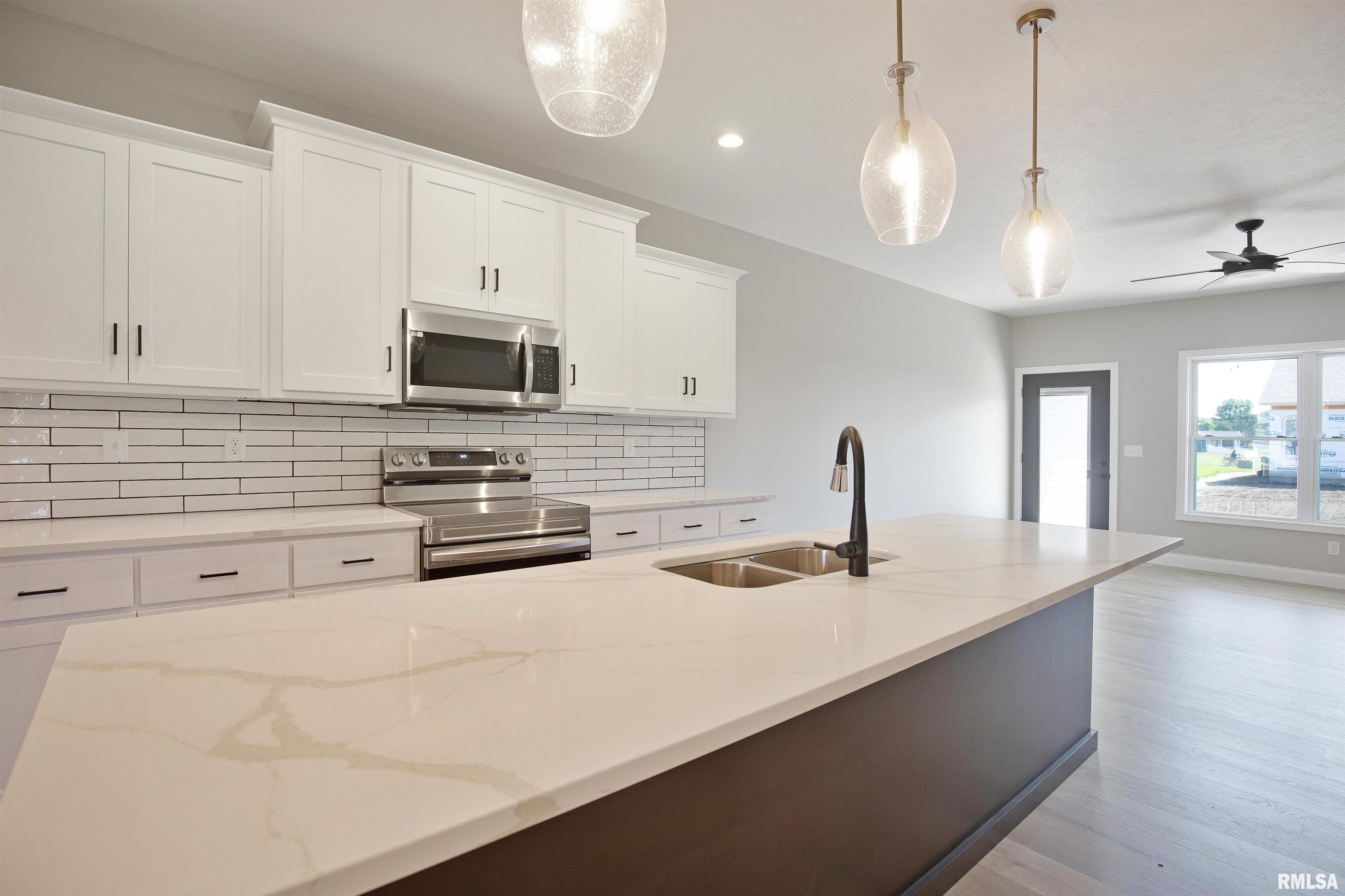 1700 Blenheim Drive, Springfield, Illinois image 24
