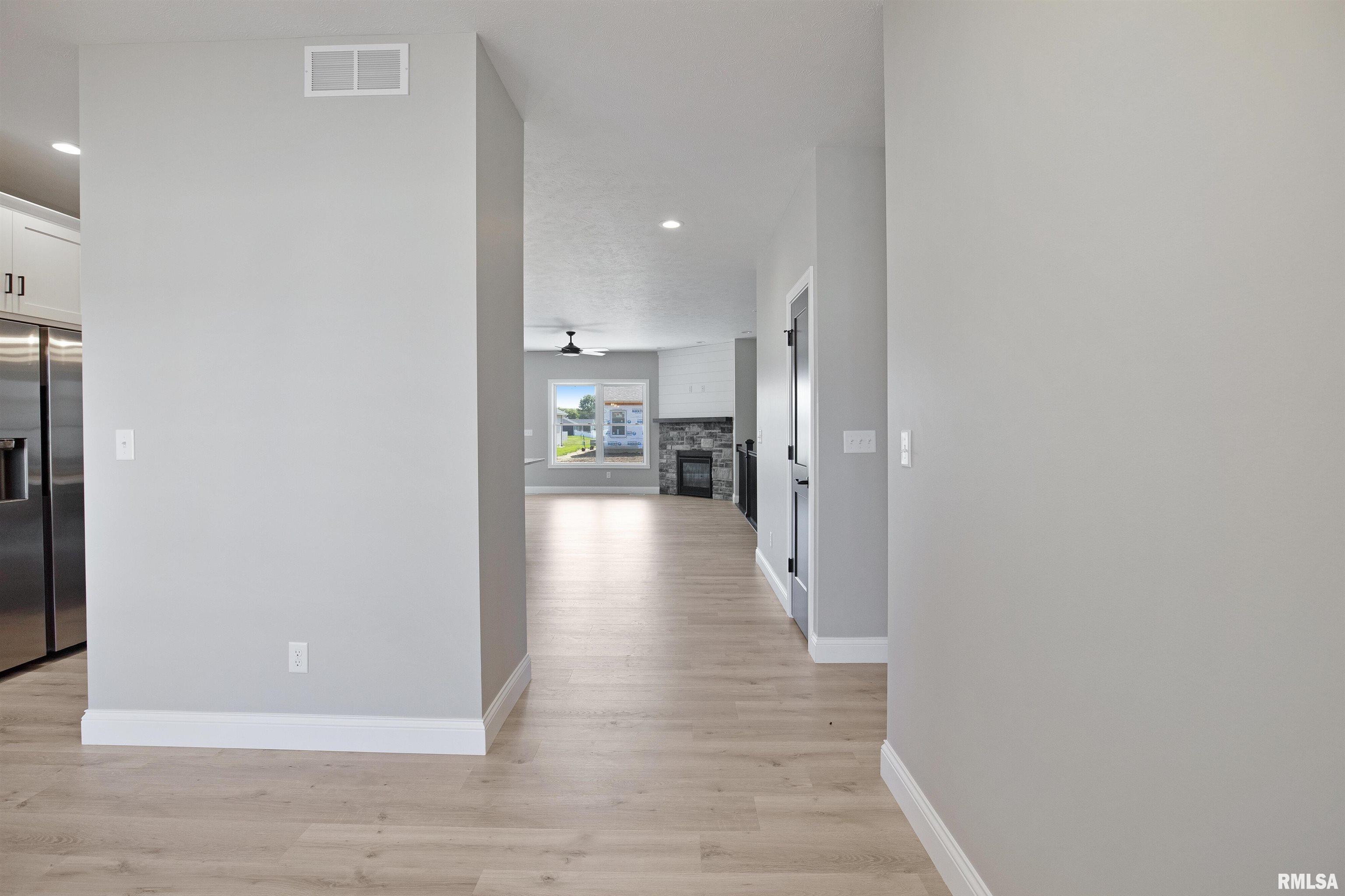 1700 Blenheim Drive, Springfield, Illinois image 9