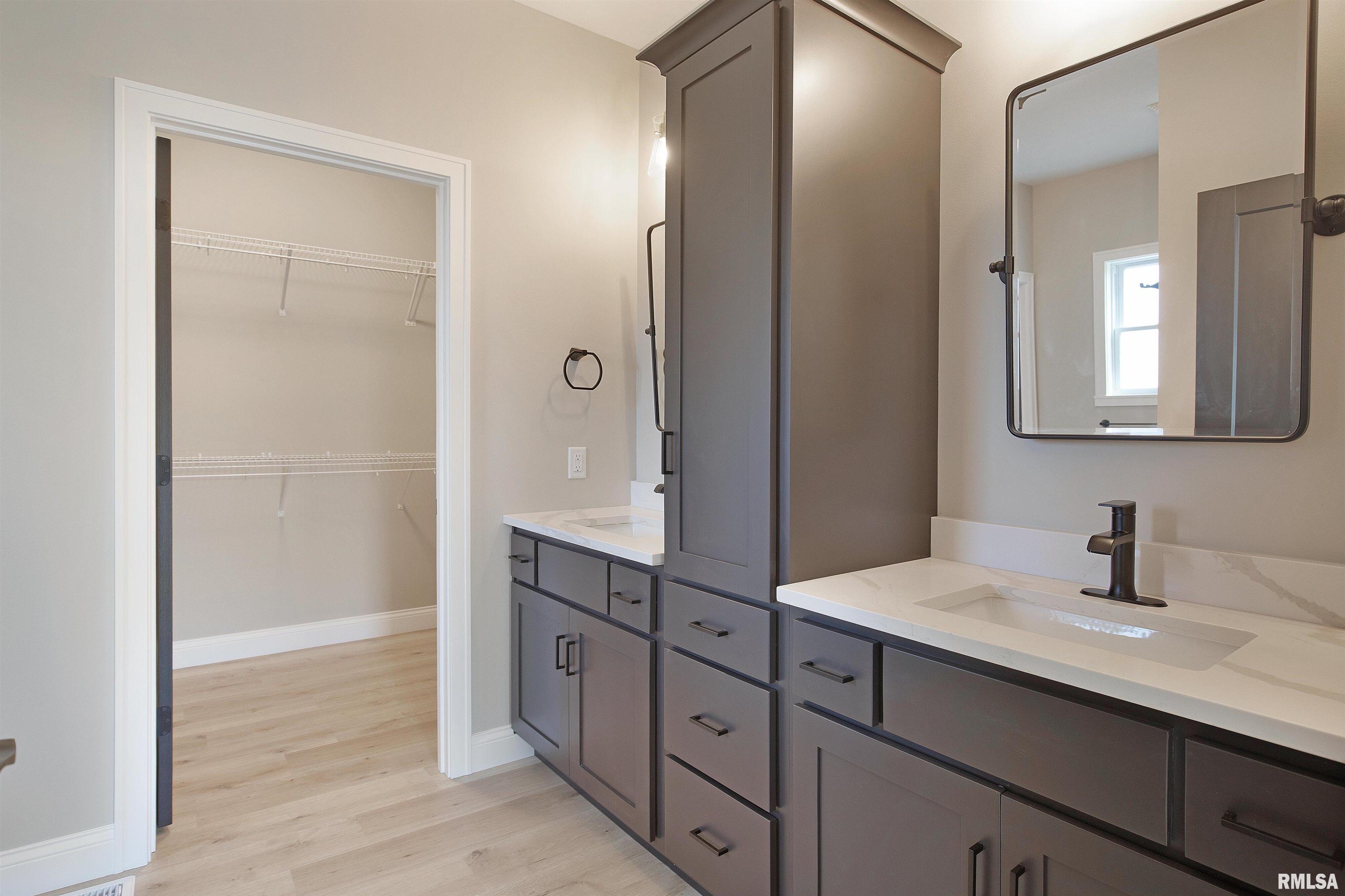 1700 Blenheim Drive, Springfield, Illinois image 12