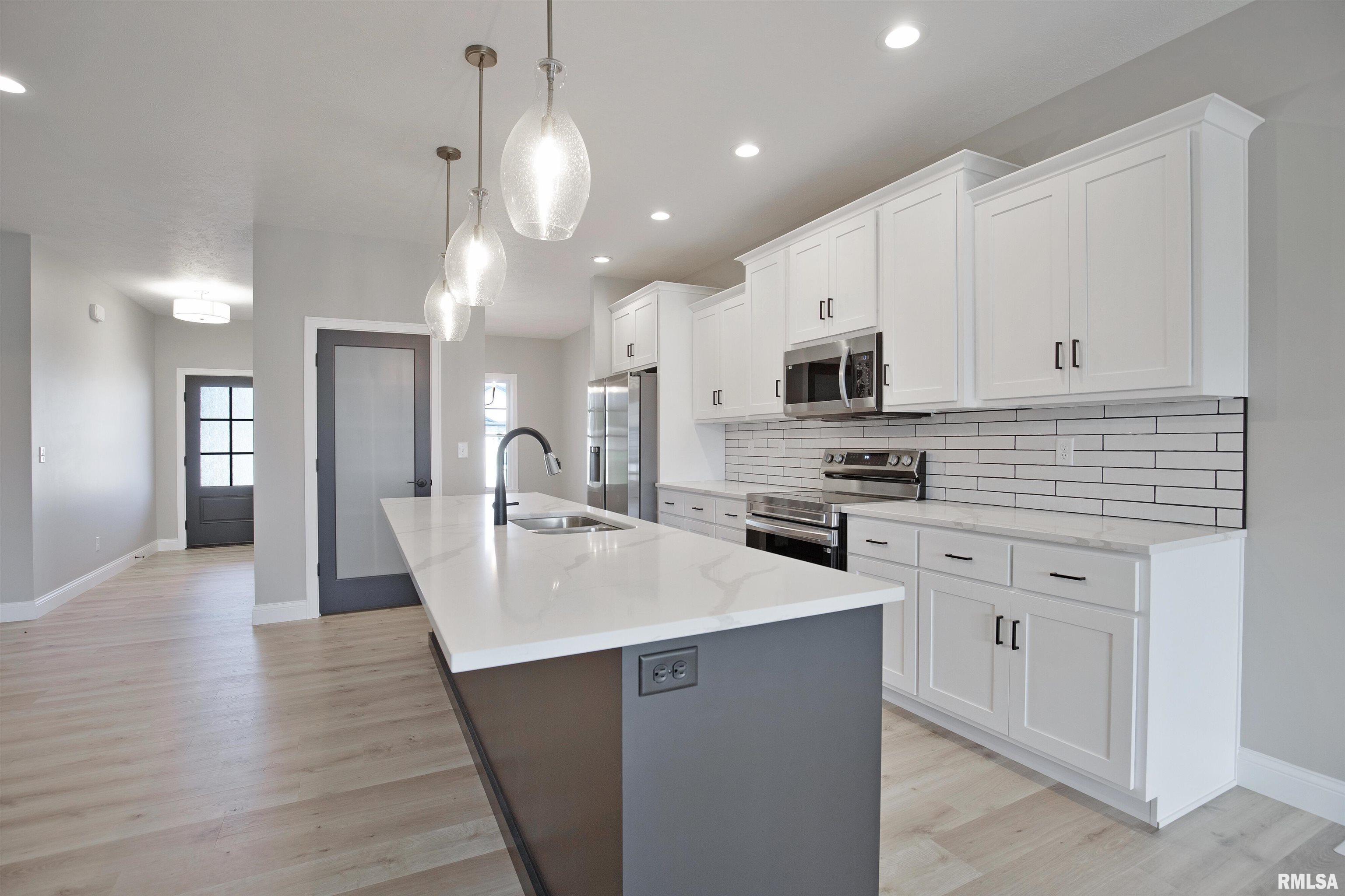 1700 Blenheim Drive, Springfield, Illinois image 17