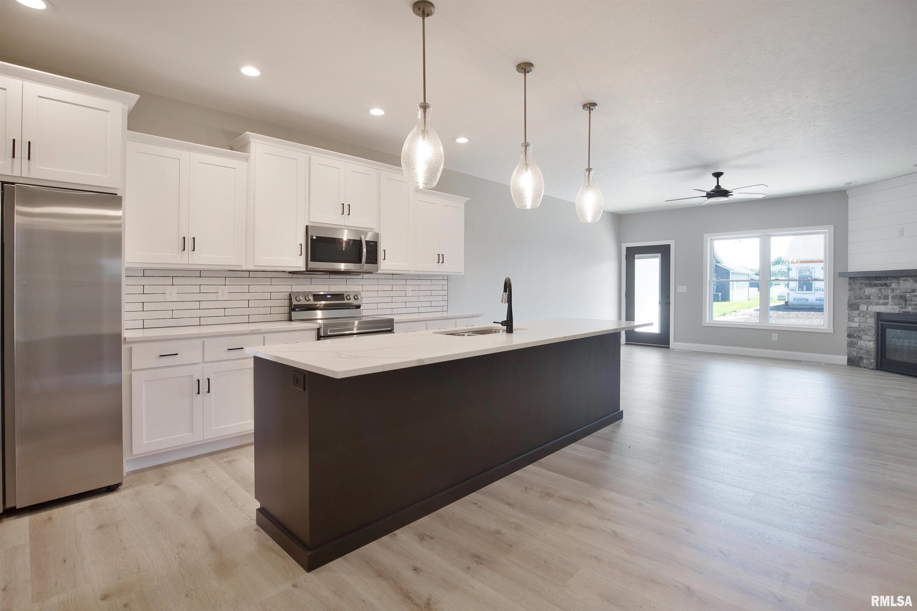1700 Blenheim Drive, Springfield, Illinois image 16