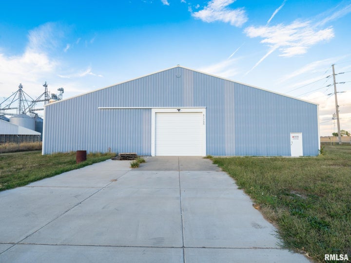 Photo 1 of 40 — 12456 GARMAN Road, Pekin, IL 61554