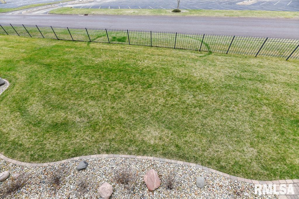 208 Harbor Pointe Drive, East Peoria, Illinois image 40