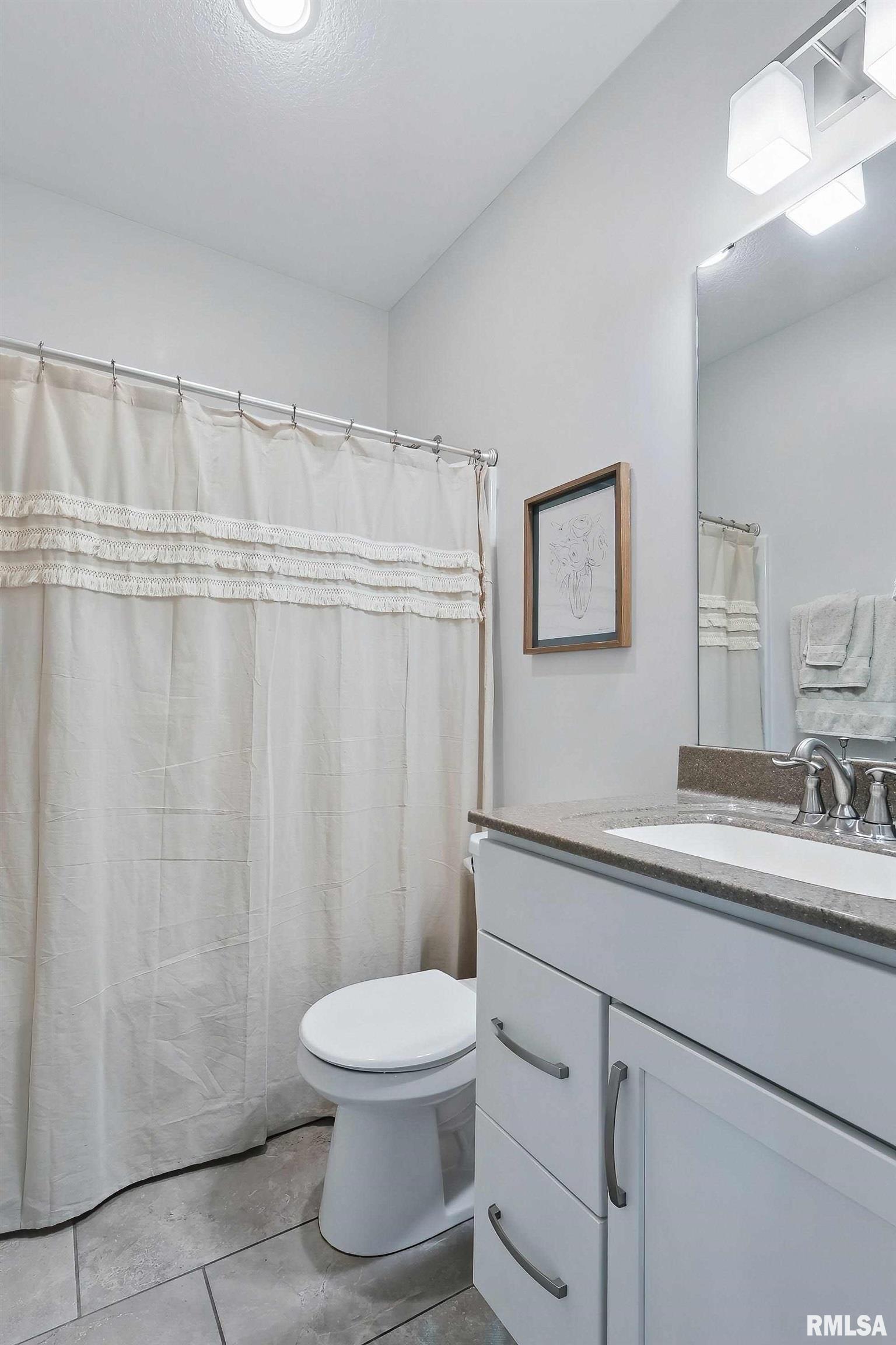 4241 Colorado Drive, Bettendorf, Iowa image 24