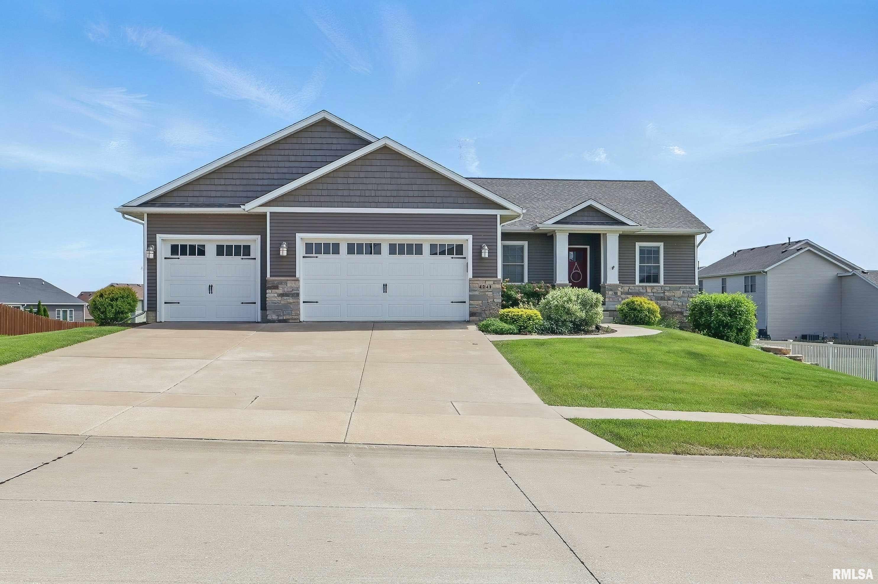 4241 Colorado Drive, Bettendorf, Iowa image 2