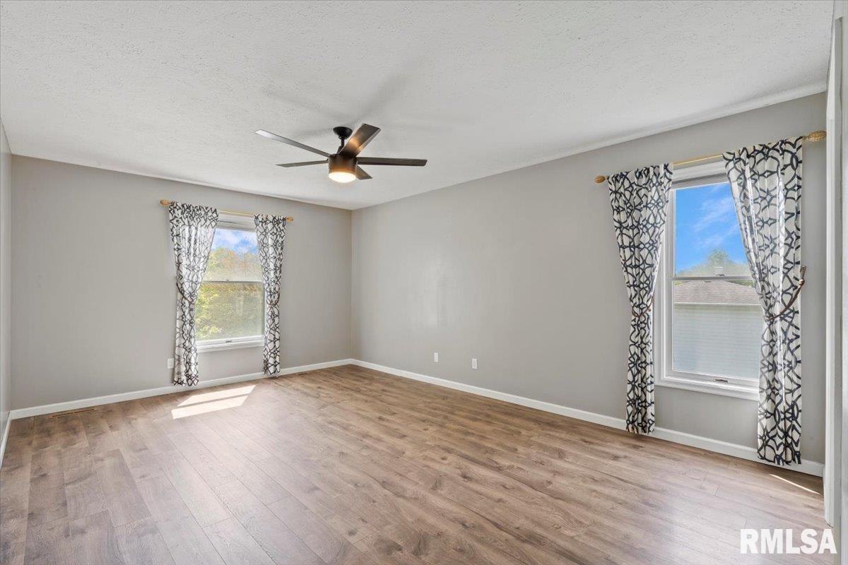 4690 Lindbergh Drive, Bettendorf, Iowa image 46