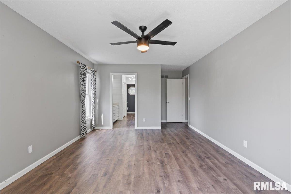 4690 Lindbergh Drive, Bettendorf, Iowa image 47
