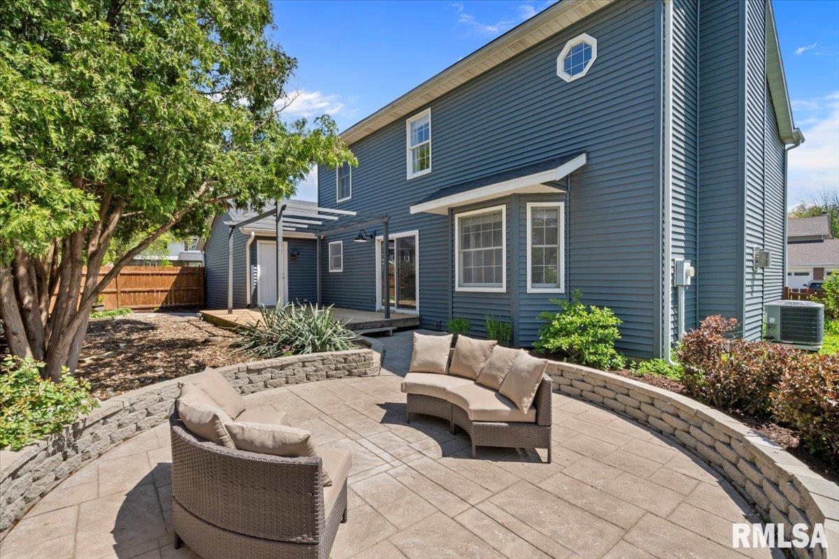4690 Lindbergh Drive, Bettendorf, Iowa image 8