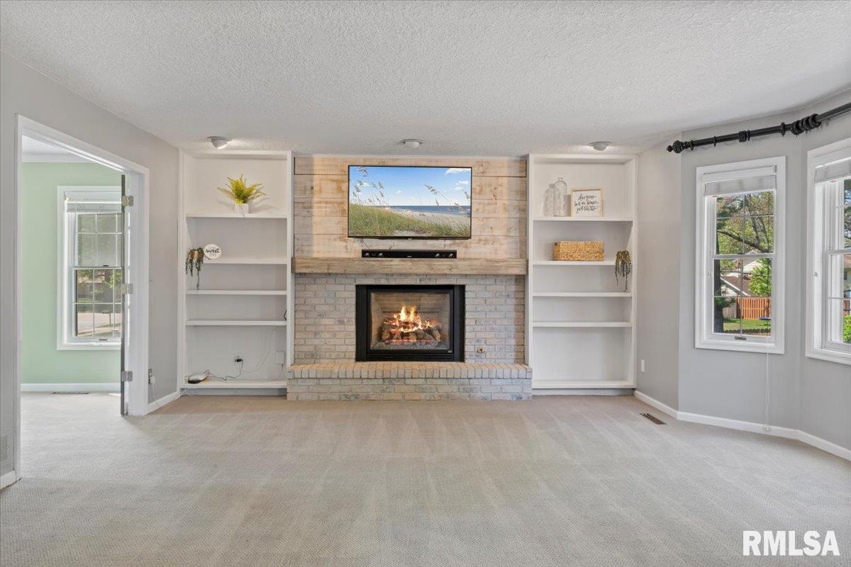 4690 Lindbergh Drive, Bettendorf, Iowa image 15