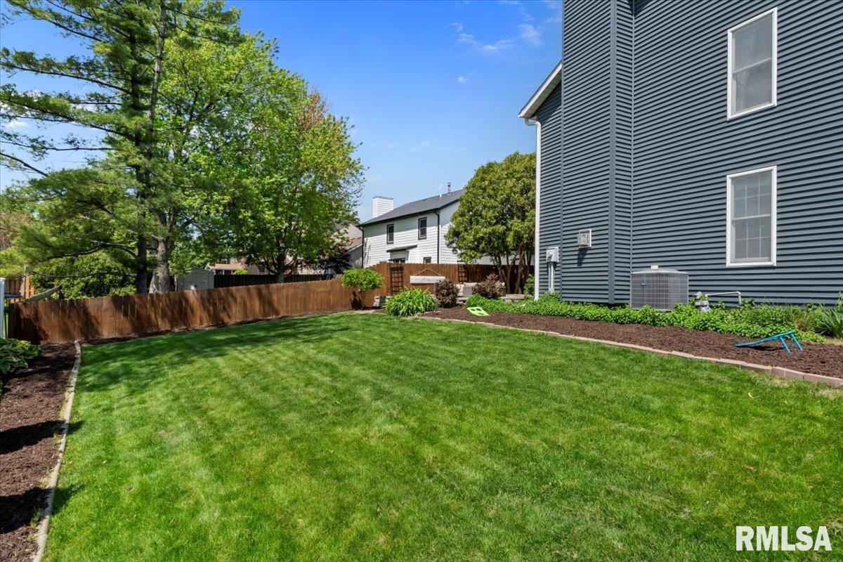 4690 Lindbergh Drive, Bettendorf, Iowa image 10