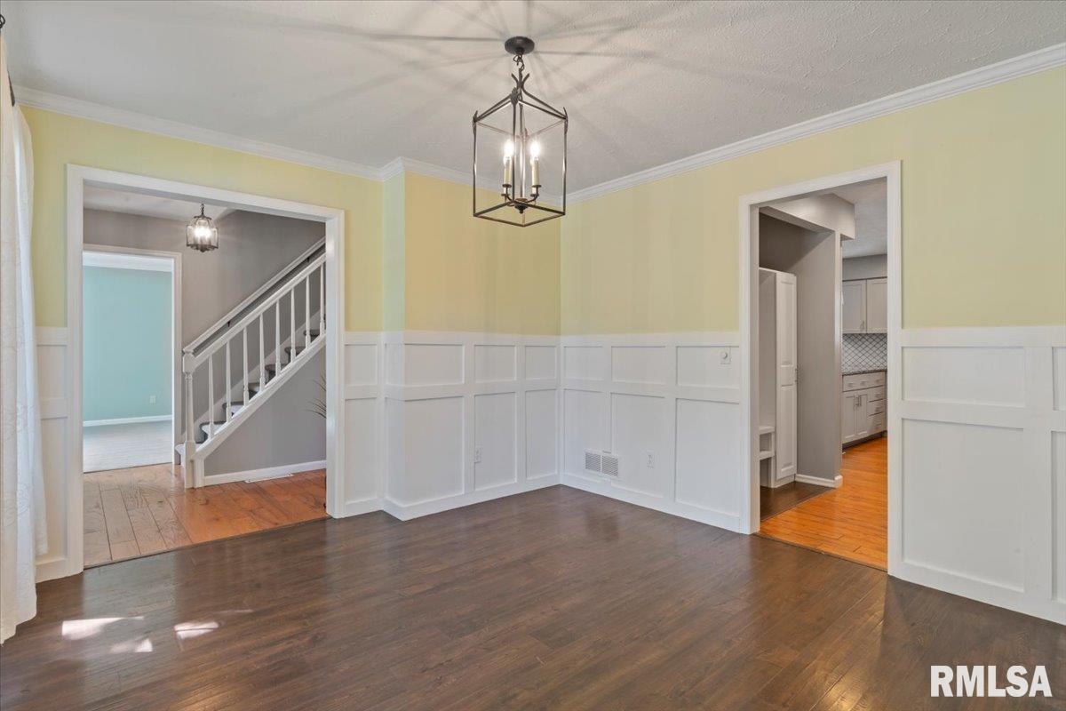 4690 Lindbergh Drive, Bettendorf, Iowa image 30